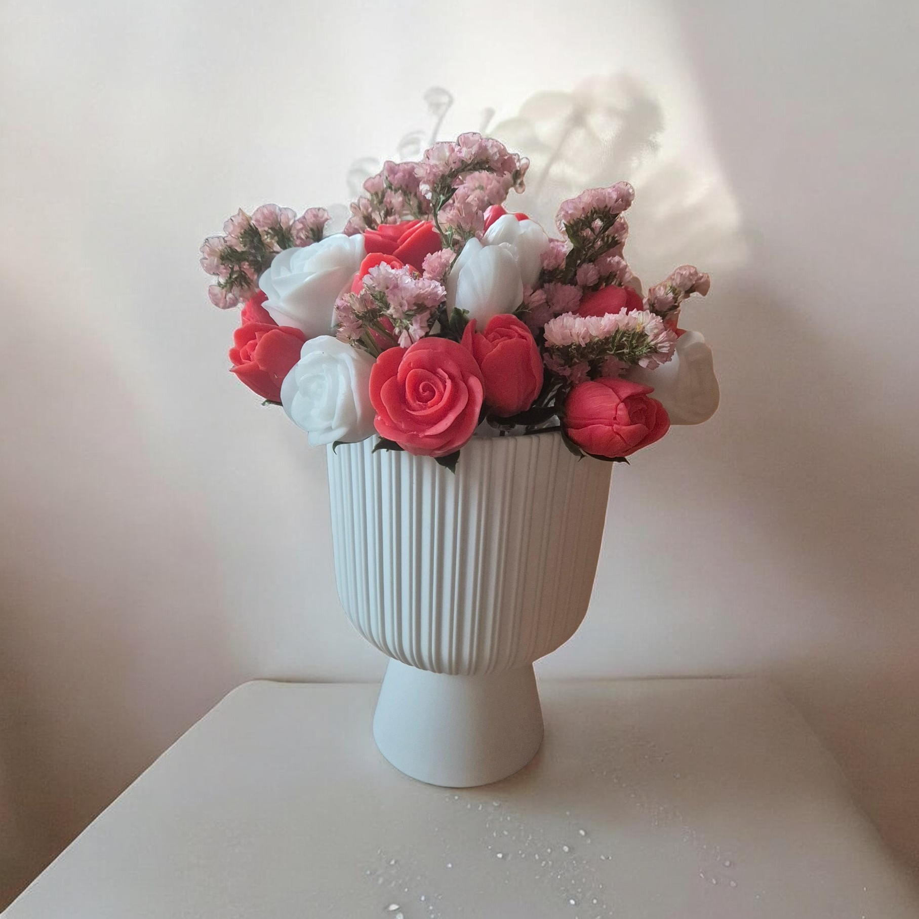 Rankų darbo muilo rožių puokštė – ilgai išliekanti dekoracija