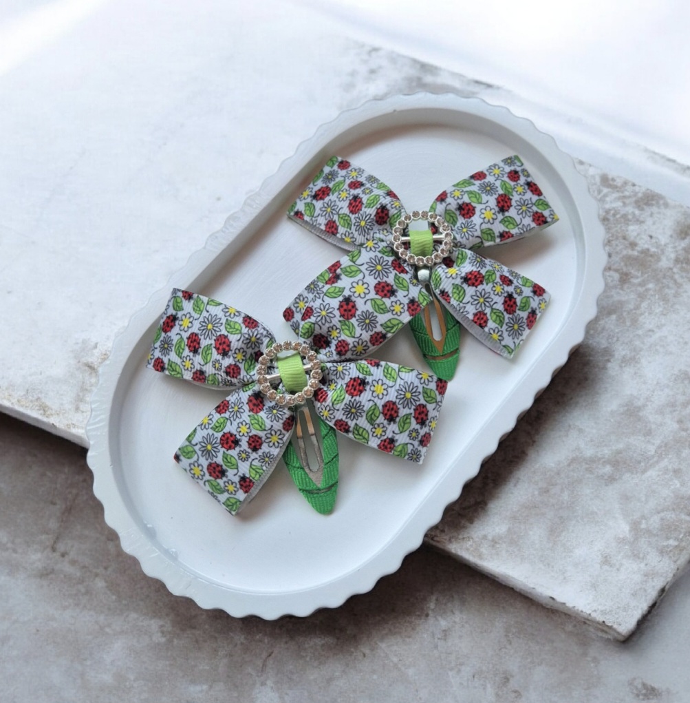 Žaismingi plaukų segtukai ir gumytės