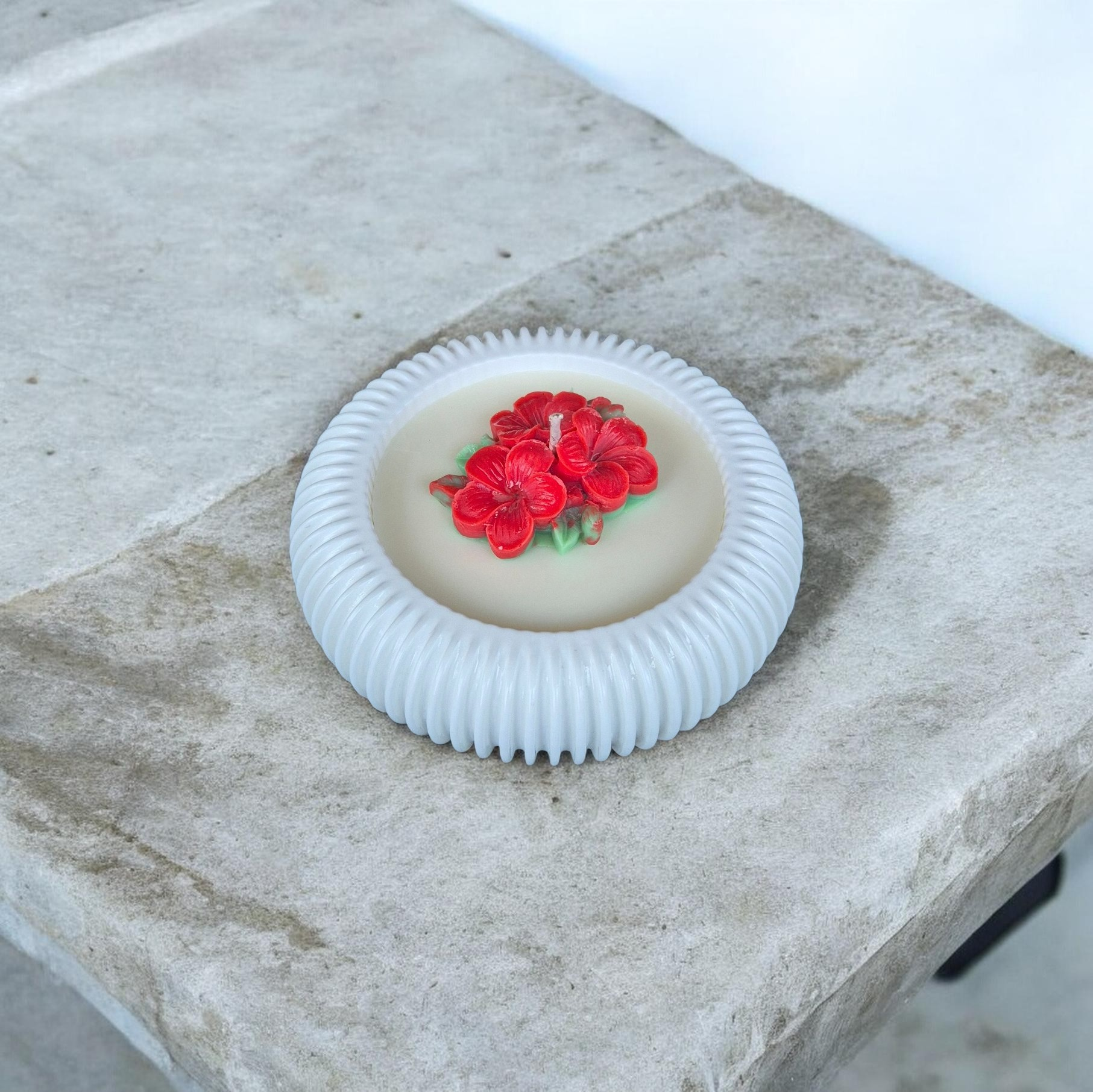 Sojų vaško žvakė „Red Blossom“ dekoratyviniame indelyje