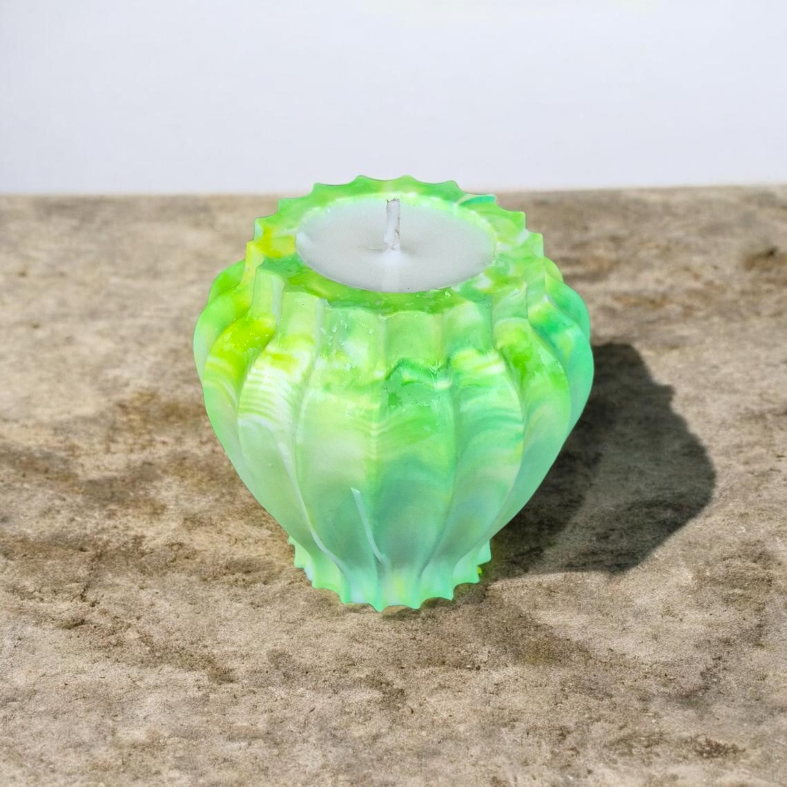 Sojų vaško žvakė „Green Petal Glow“ dekoratyviniame indelyje