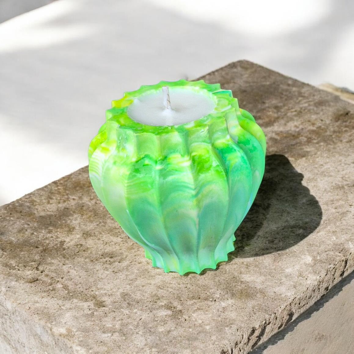 Sojų vaško žvakė „Green Petal Glow“ dekoratyviniame indelyje