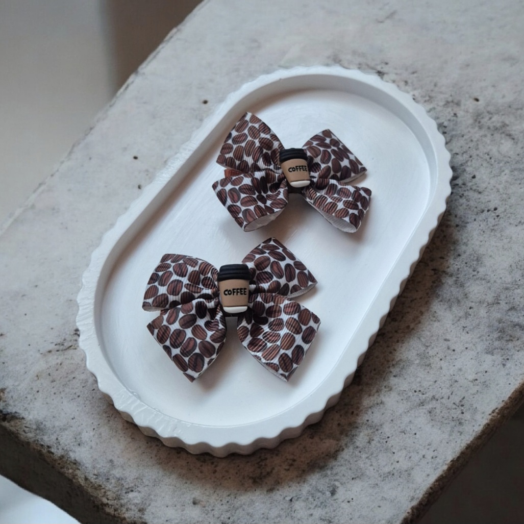 Vaikiški plaukų segtukai ir gumytės su kavos pupelių kaspinėliais – „Coffee“ aksesuarai mergaitėms