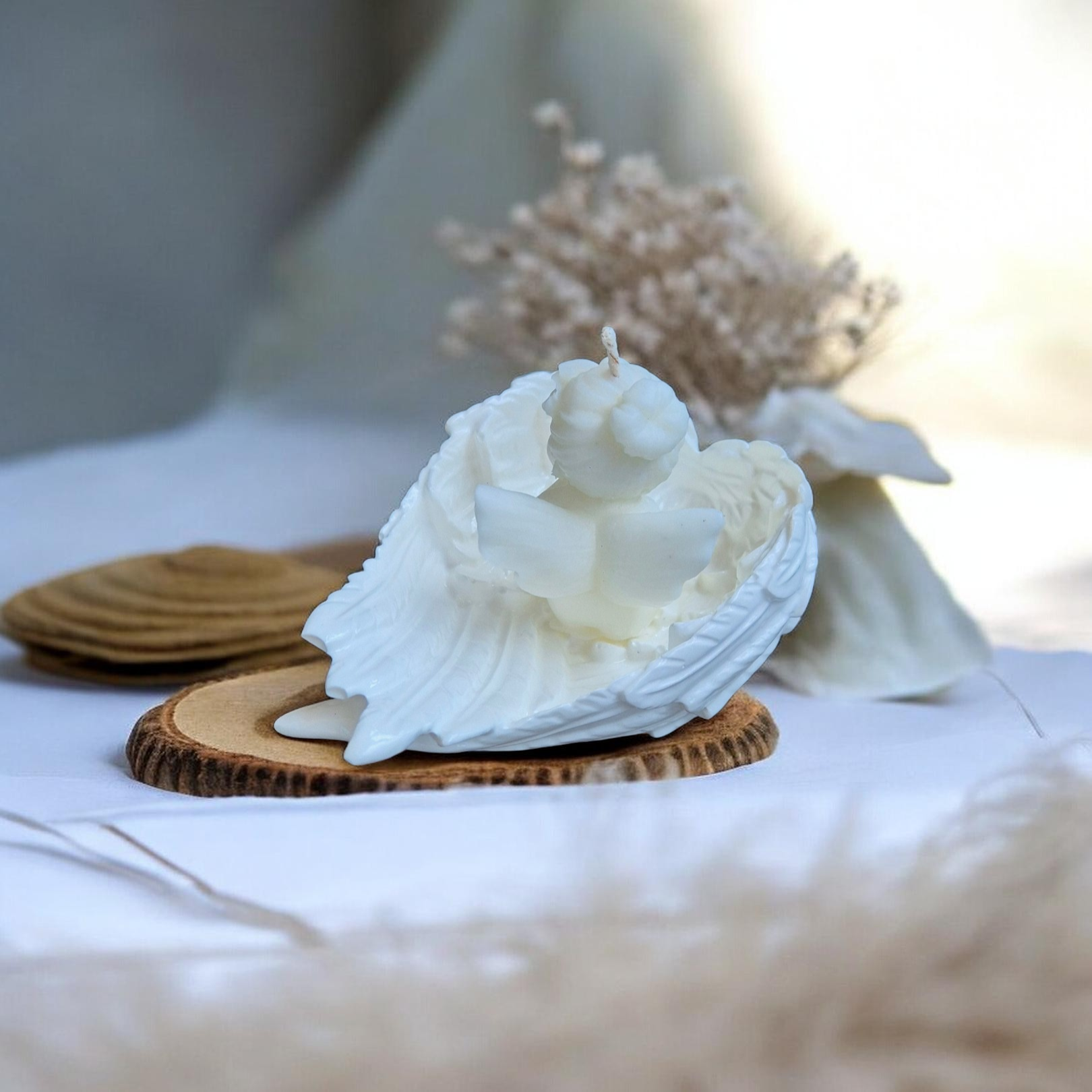 Dekoratyvinė sojų vaško žvakė "Angeliukas"