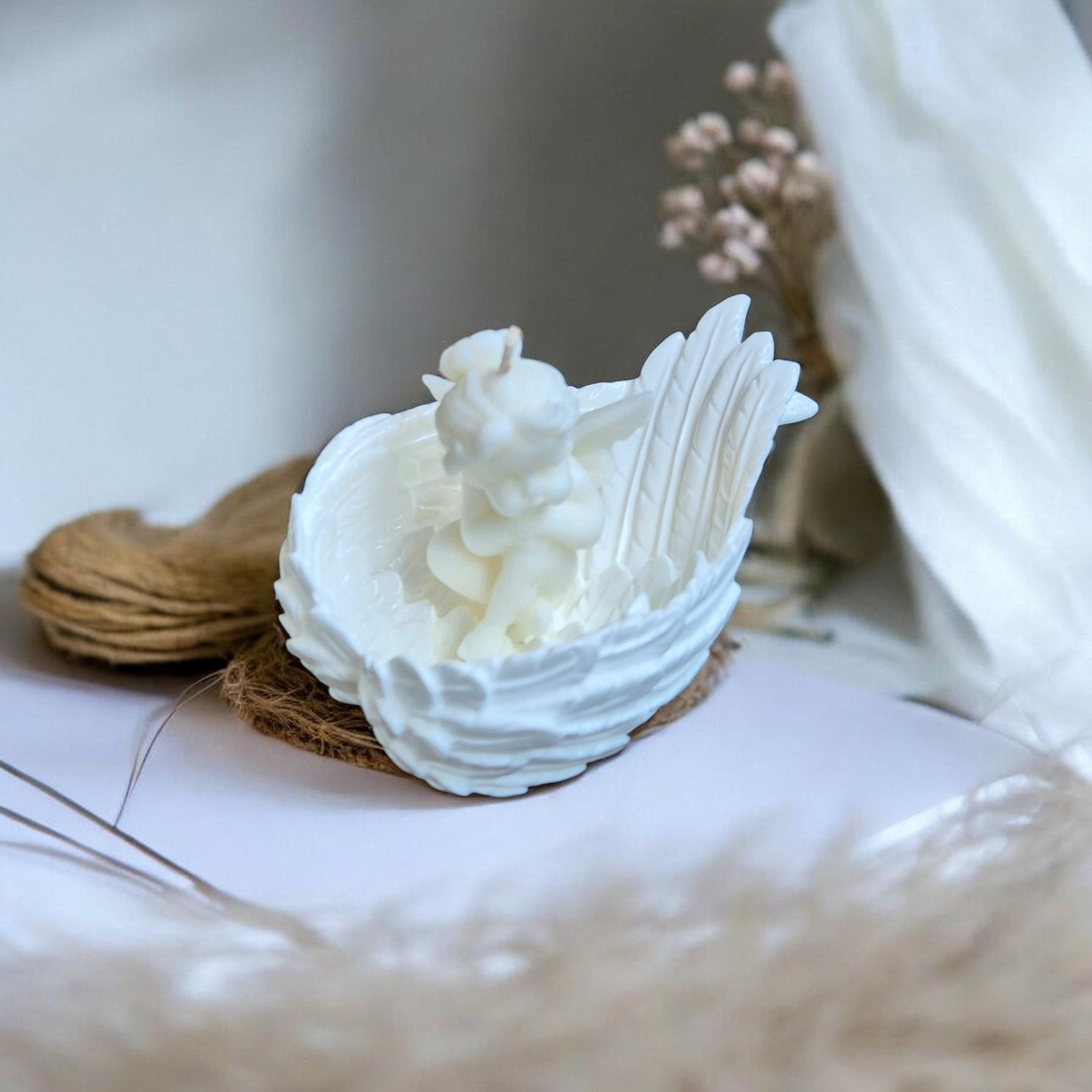 Dekoratyvinė sojų vaško žvakė "Angeliukas"