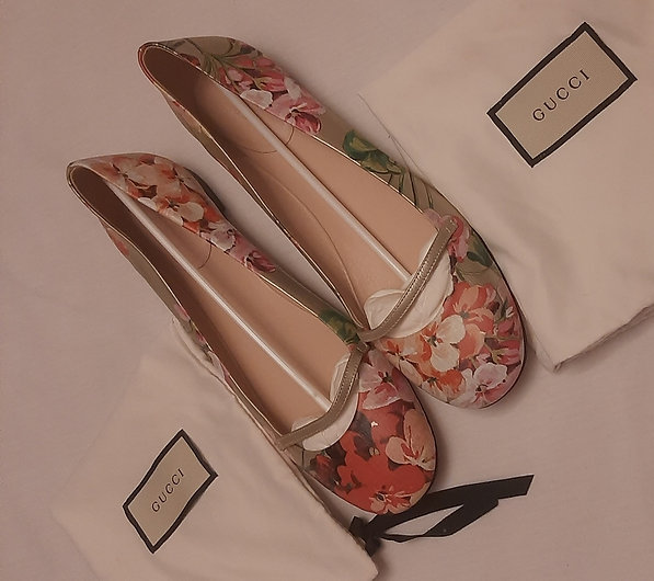Authentic Gucci Multi-color Blooms Leather Ballet SZ 39