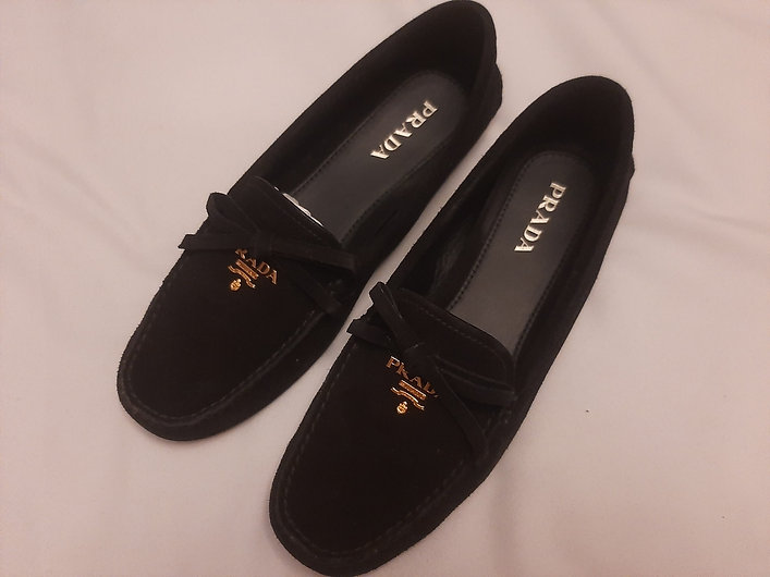 Authentic Prada Women Black Suede Moccasin Loafers SZ 37