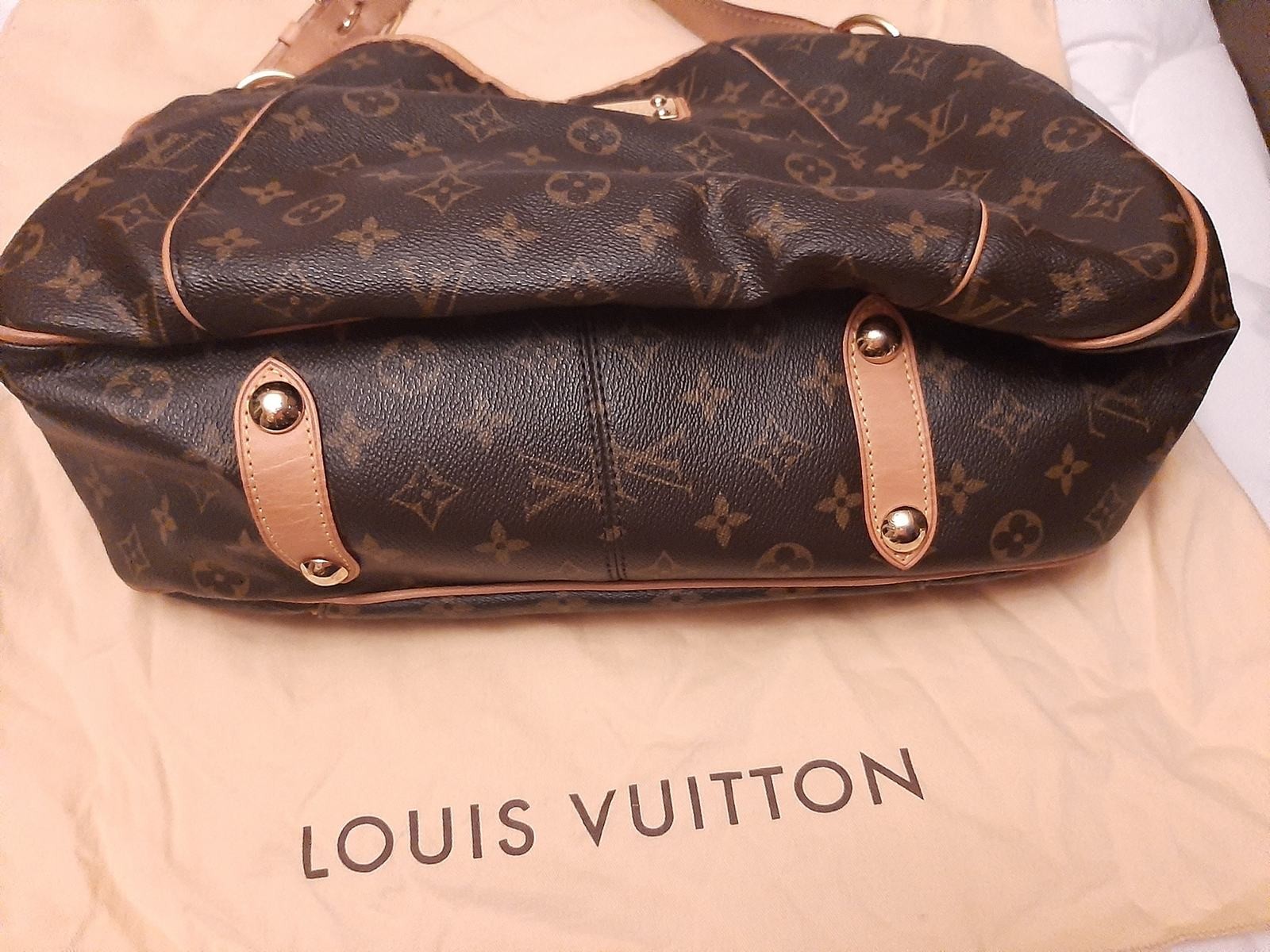 Authentic Louis Vuitton Monogram Canvas Galliera GM Bag retail price$1,850 