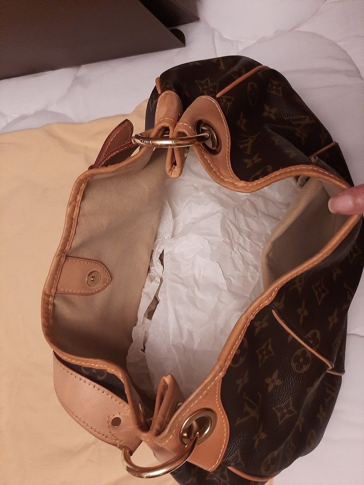 Authentic Louis Vuitton Monogram Canvas Galliera GM Bag retail price$1,850 