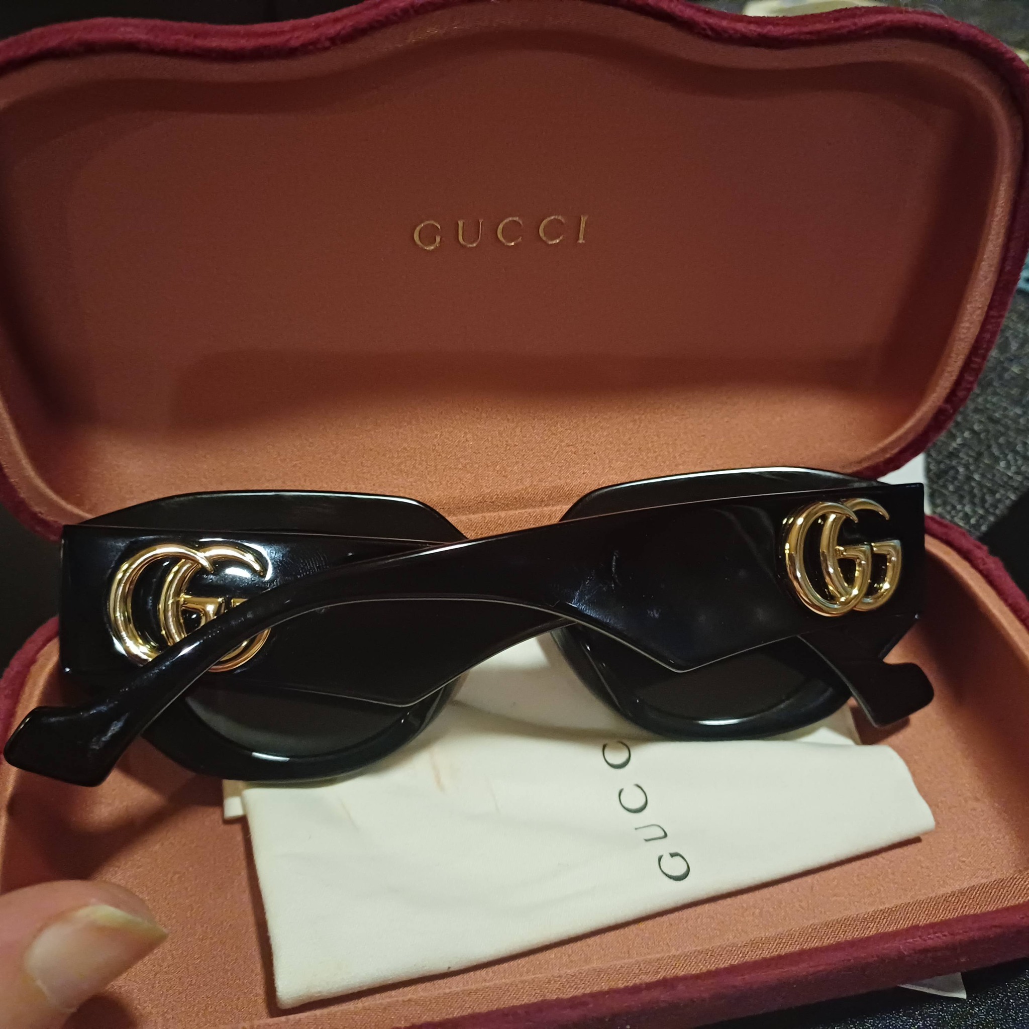 Authentic Gucci Gucci GG1421S 001 black sunglasses