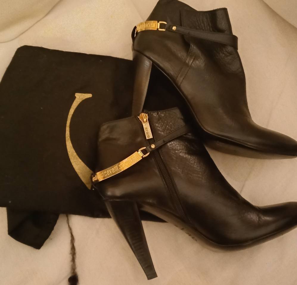 Authentic just cavalli women half boot size 39/40