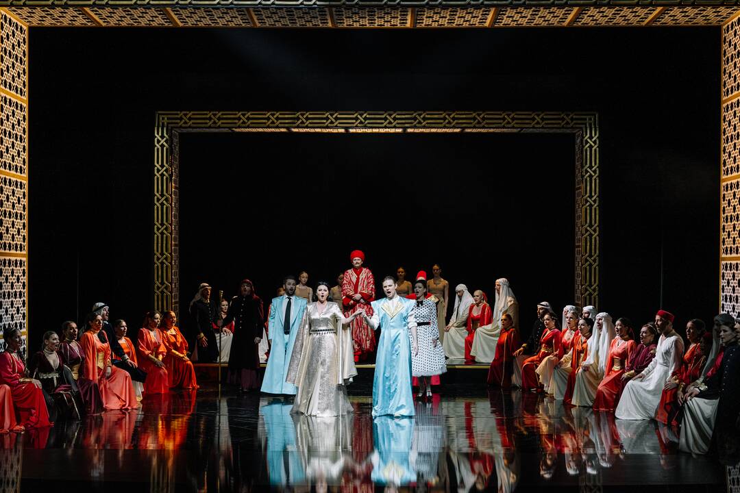 Klaipėdos valstybinis muzikinis teatras ir jo užkulisiai. Operetė “Tūkstantis Ir Viena Naktis”