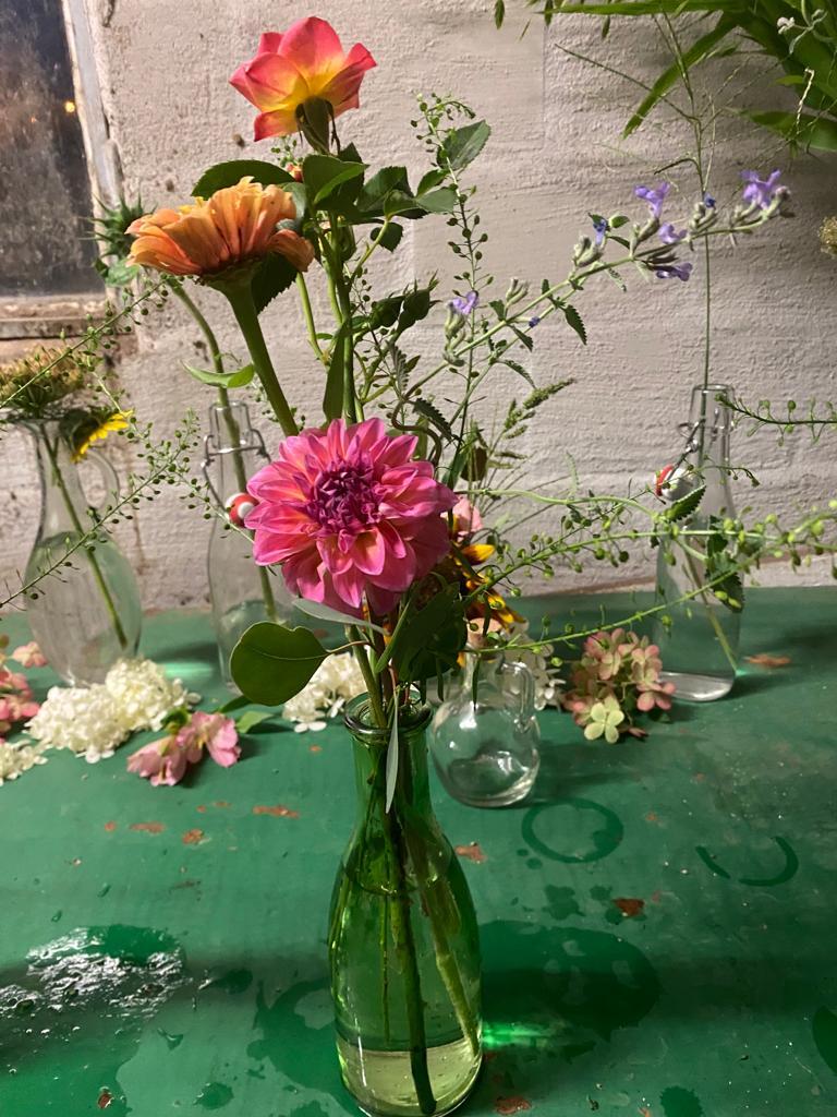 Väseli mit Blumen (00039)