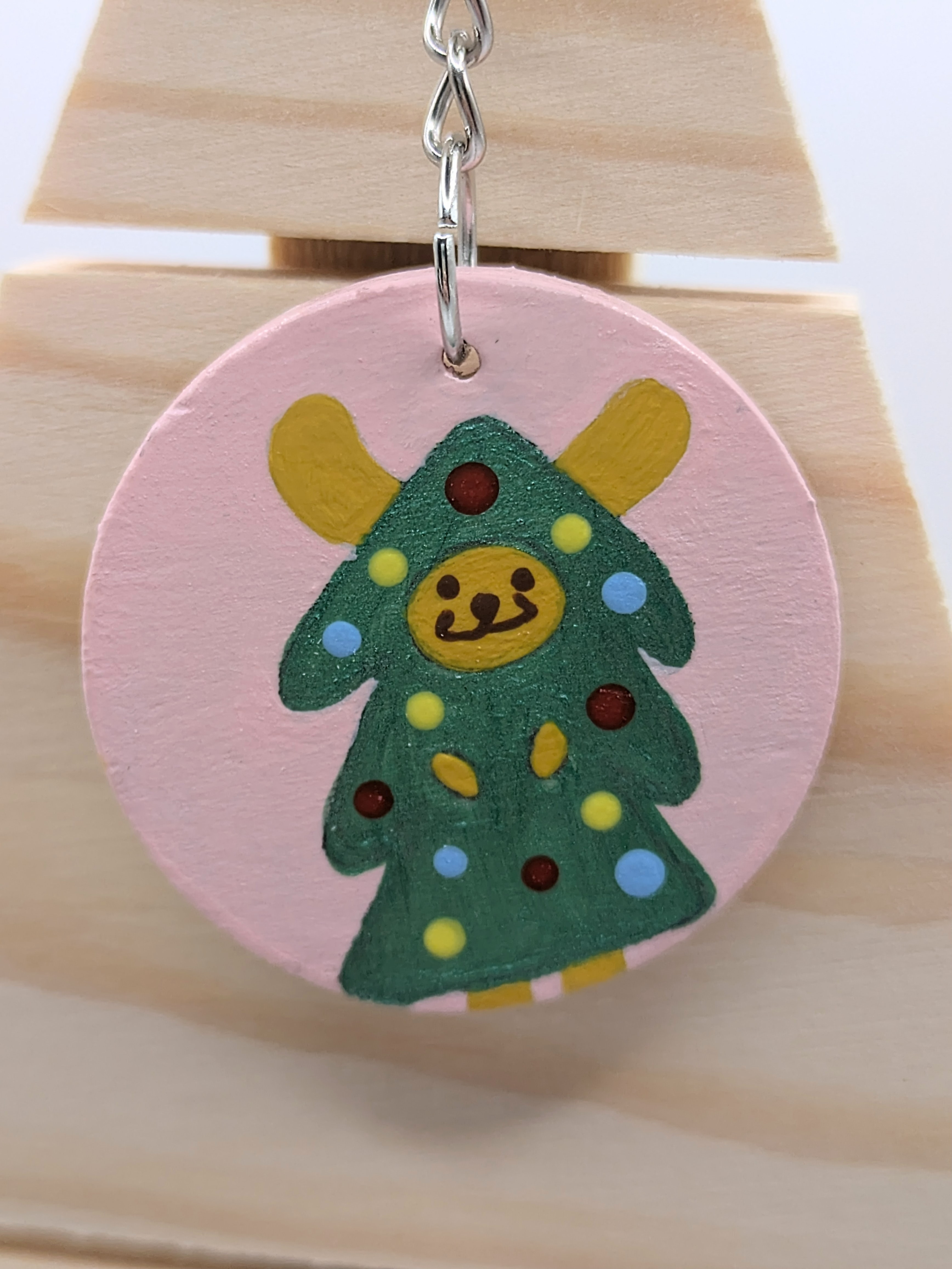 dog christmas tree keyring