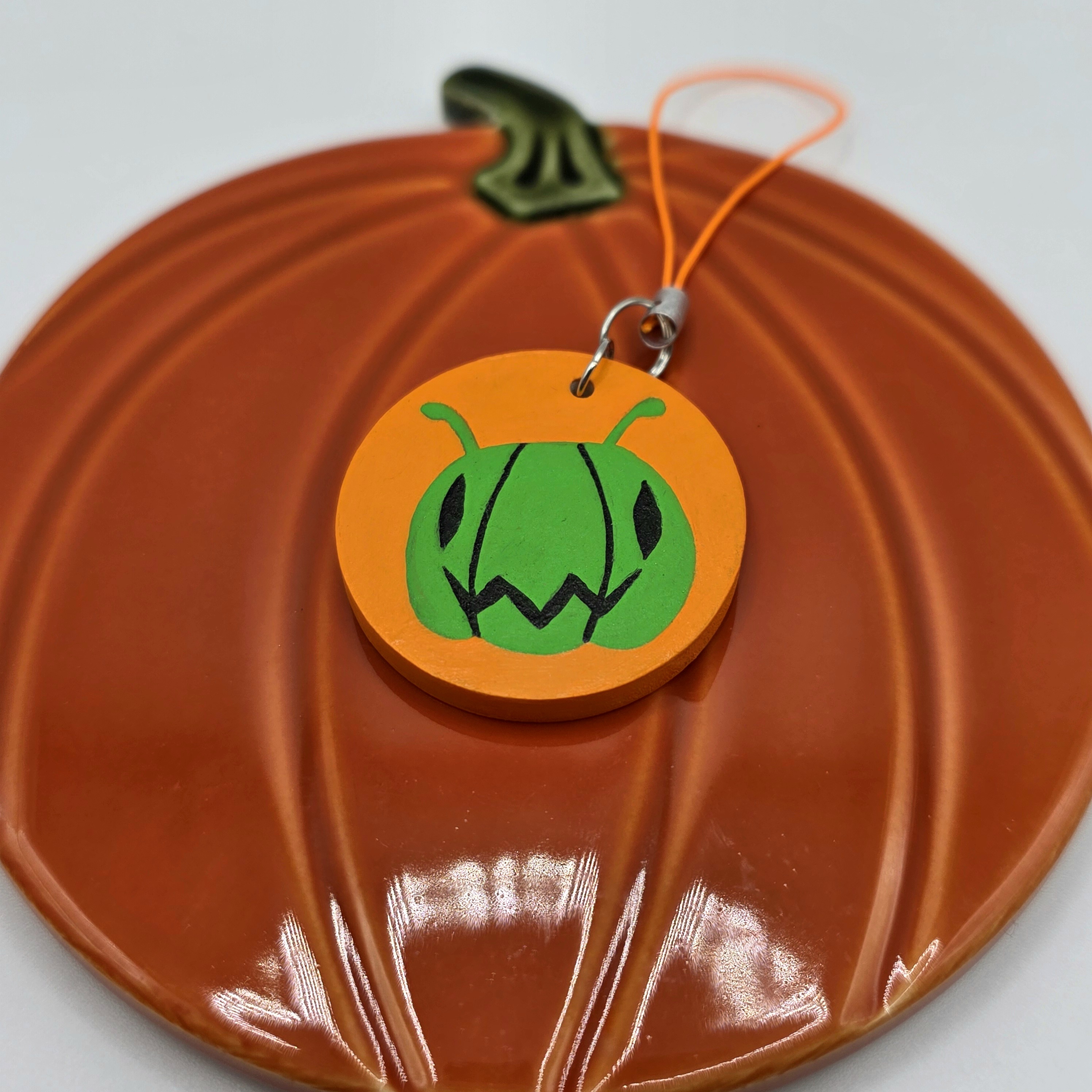 halloween glorp pumpkin keyring