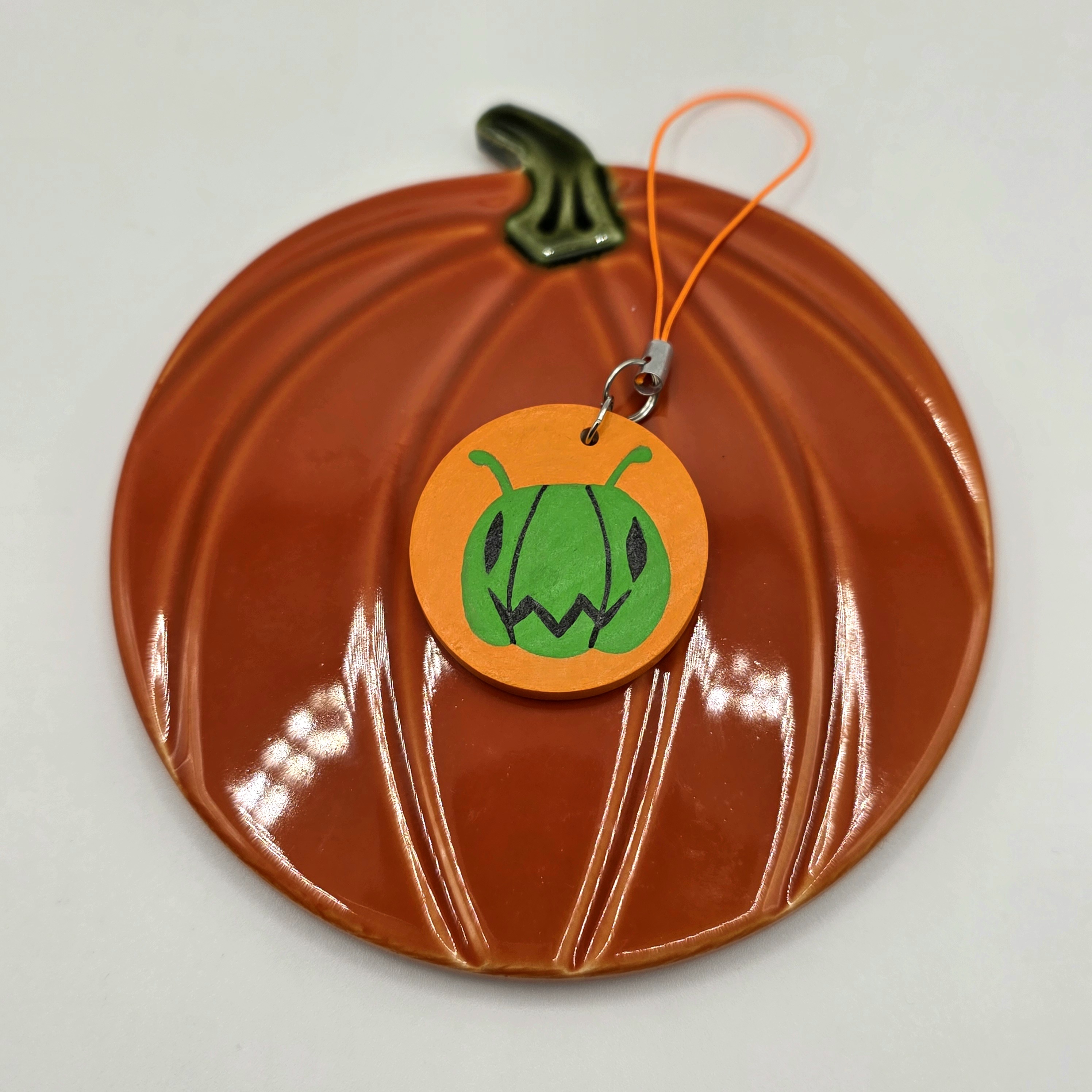 halloween glorp pumpkin keyring