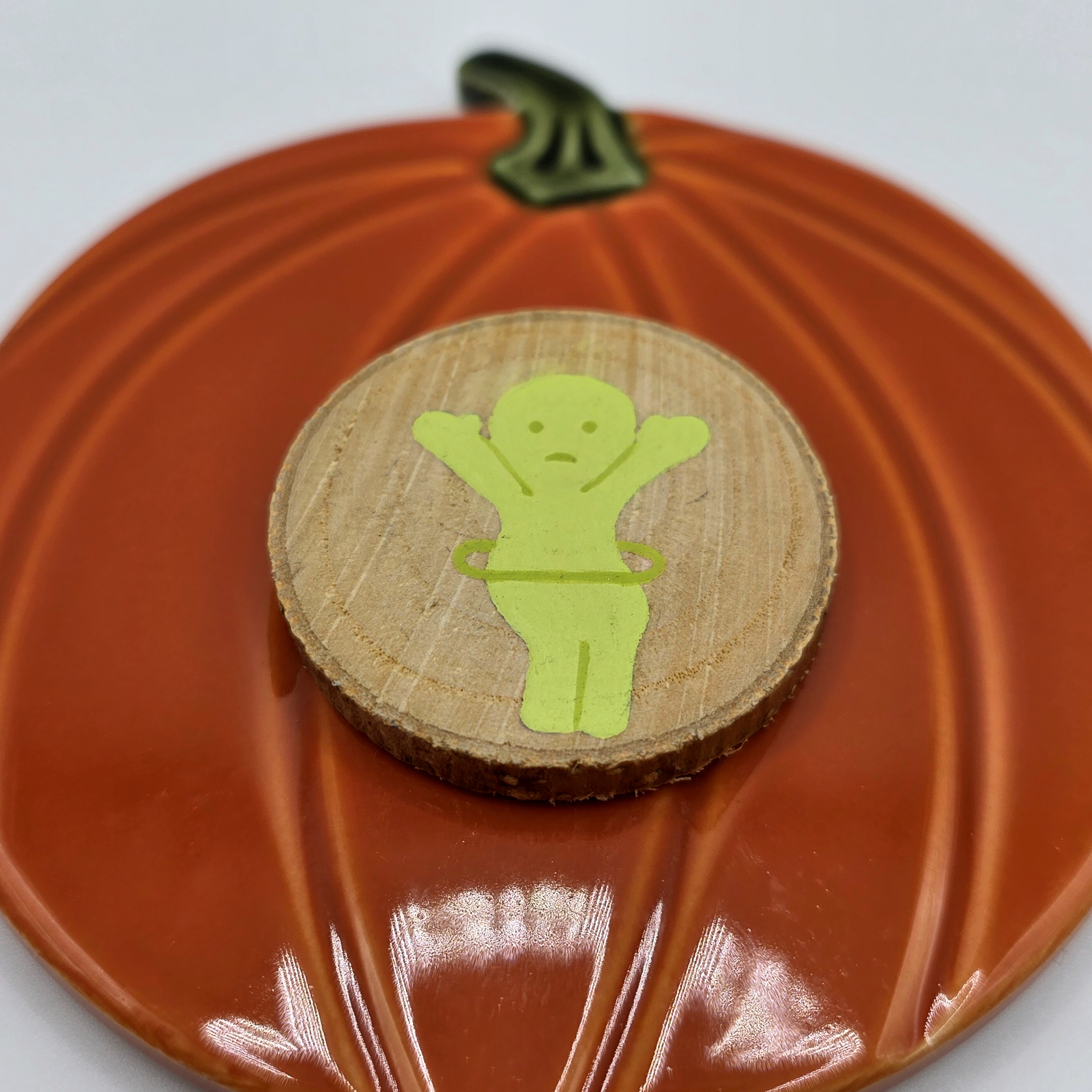 wooden green friend magnet - hula