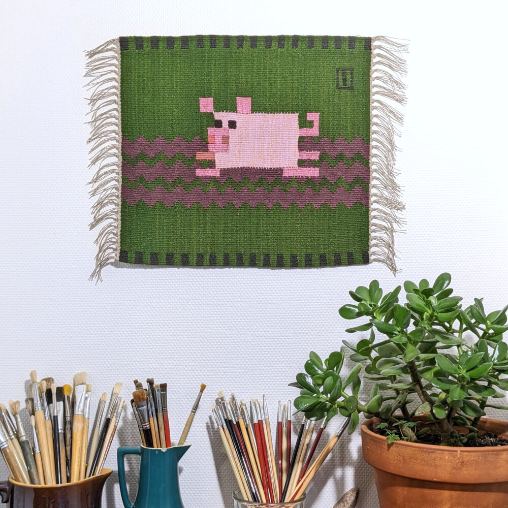 Petit cochon dans la boue 2