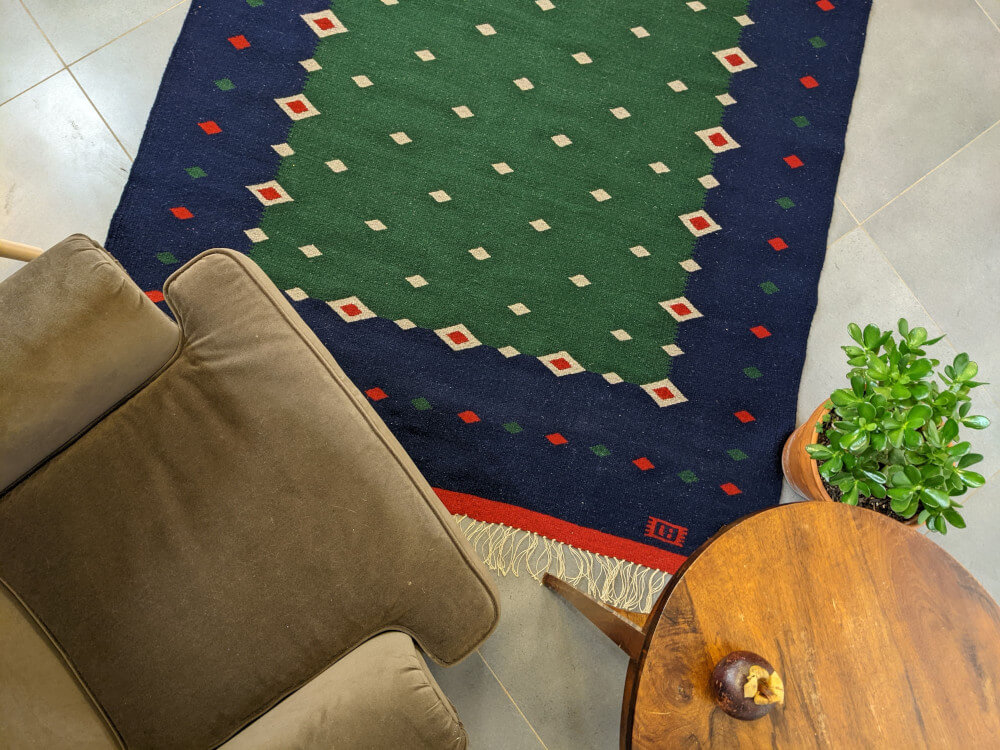 Tapis kilim 'K2' géométrique, vert et bleu nuit, laine et lin, 211x143cm