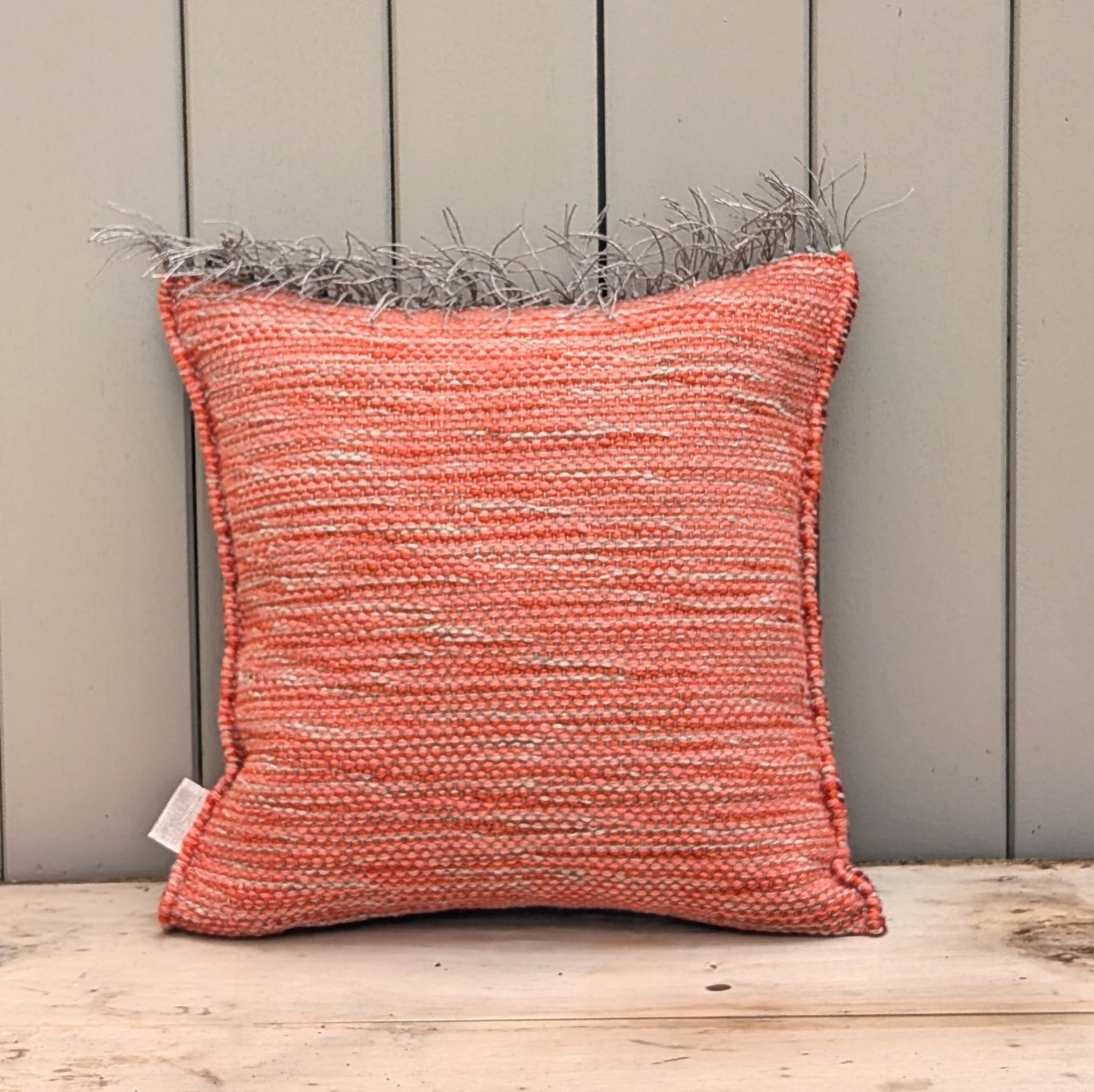 Coussin BiFace bordeaux-rouge en laine et lin, 40×40 cm – design contemporain, tissé à la main en Auvergne