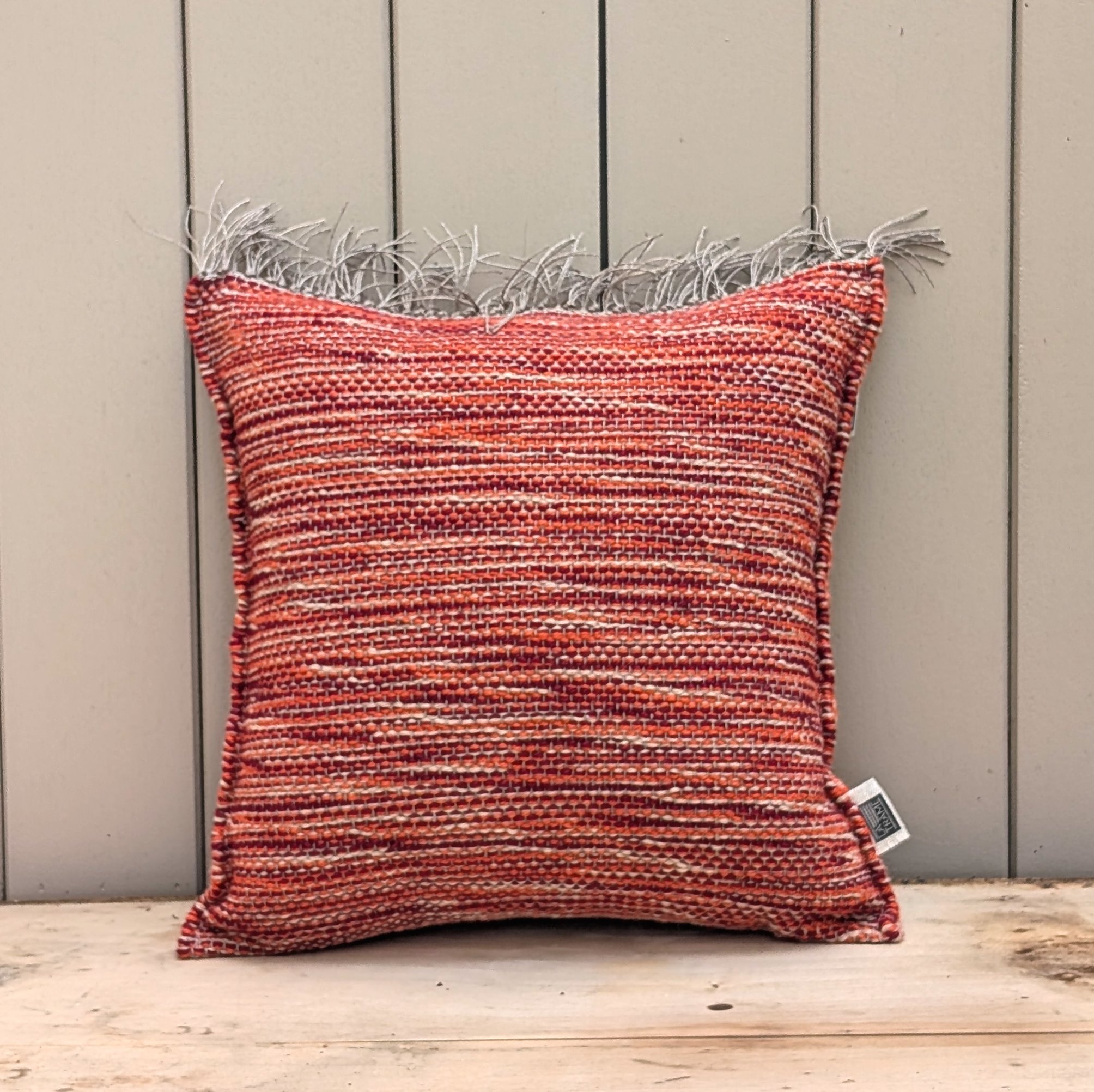 Coussin BiFace bordeaux-rouge en laine et lin, 40×40 cm – design contemporain, tissé à la main en Auvergne
