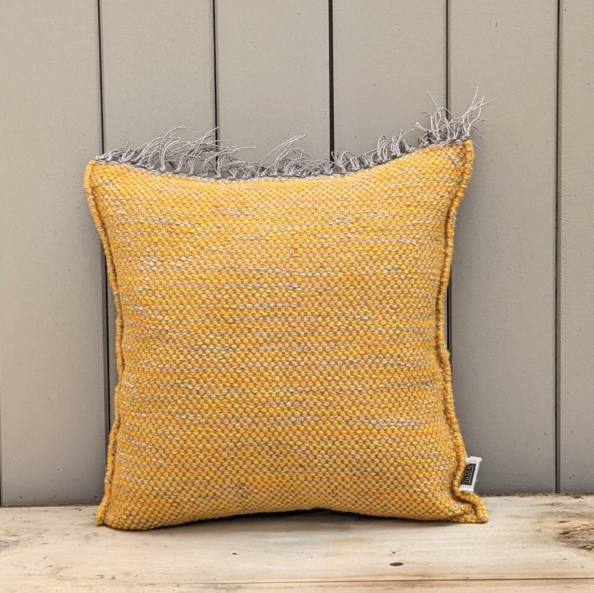 Coussin BiFace jaune indien-jaune citron en laine et lin, 40×40 cm – design contemporain, tissé à la main en Auvergne
