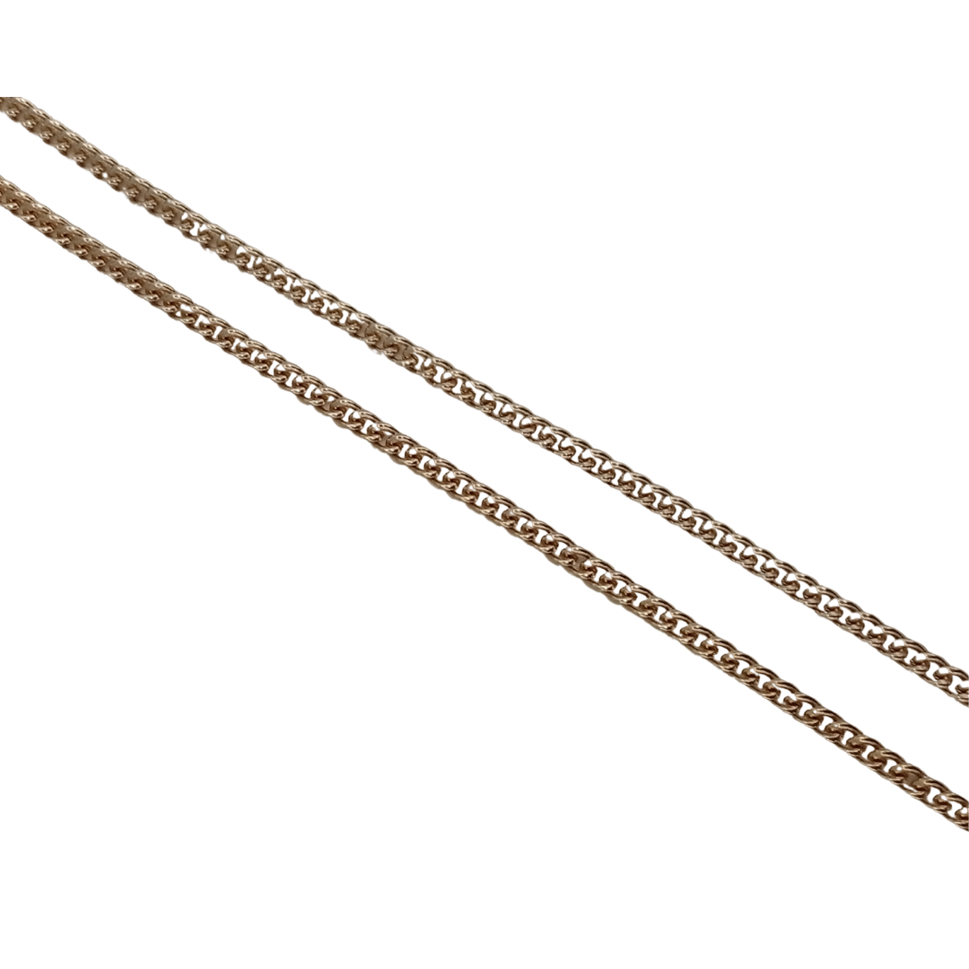 Akinių grandinėlė dovanų pakuotėje