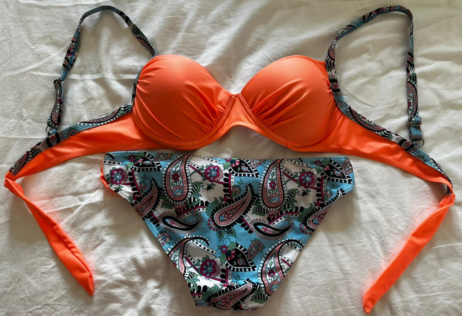 Naisten bikinit