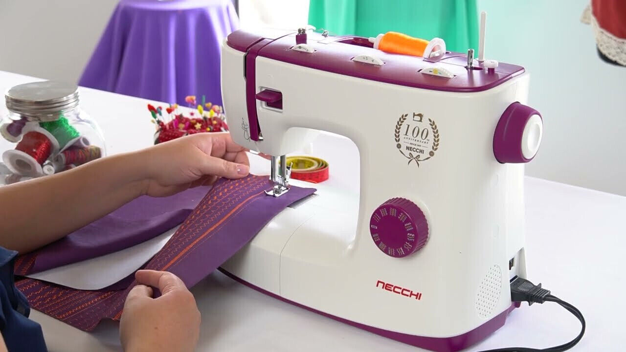 Necchi K132A Sewing Machine Plus FREE User Guide Book