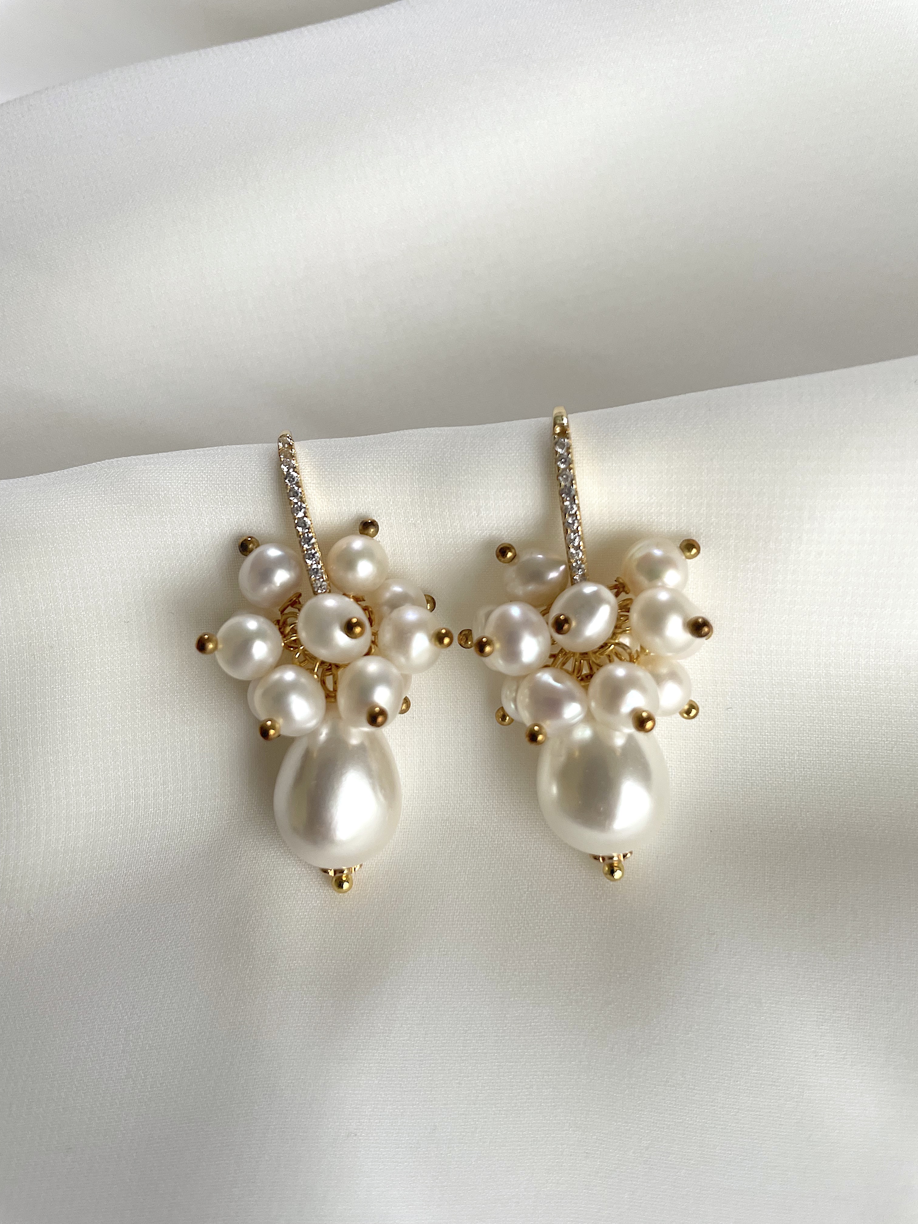 LAURA - Boucles d`oreilles avec perles