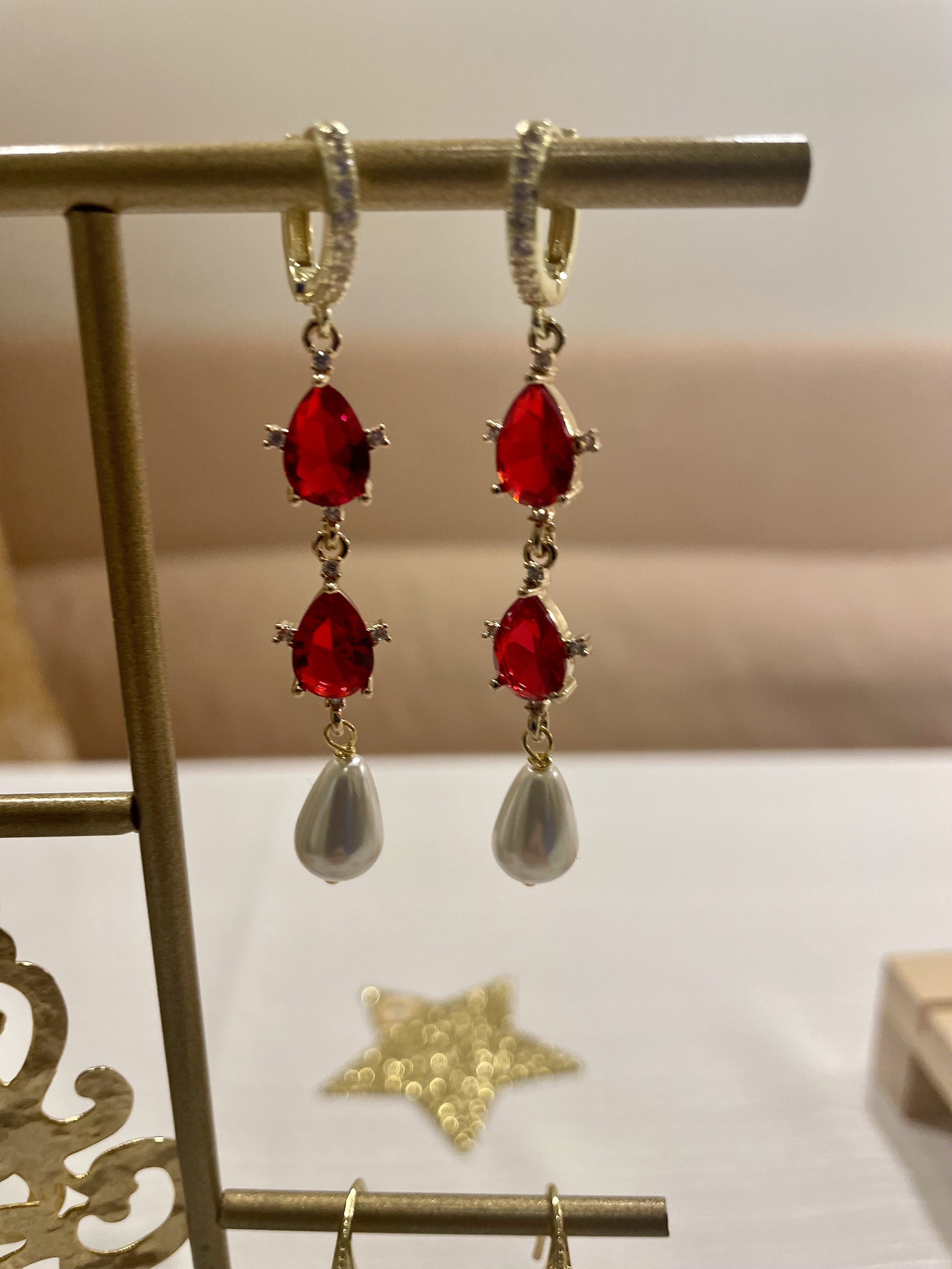 DIANA - Pendant Christmas earrings with cristals and pearls.