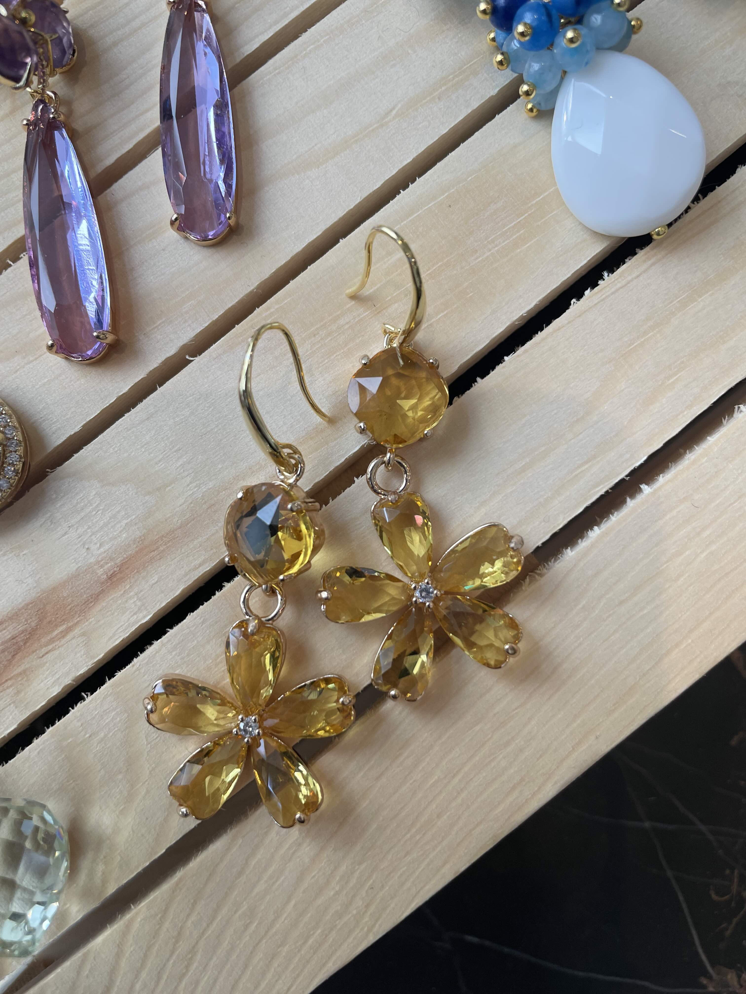 SOLE - Pendant earrings with cristals 