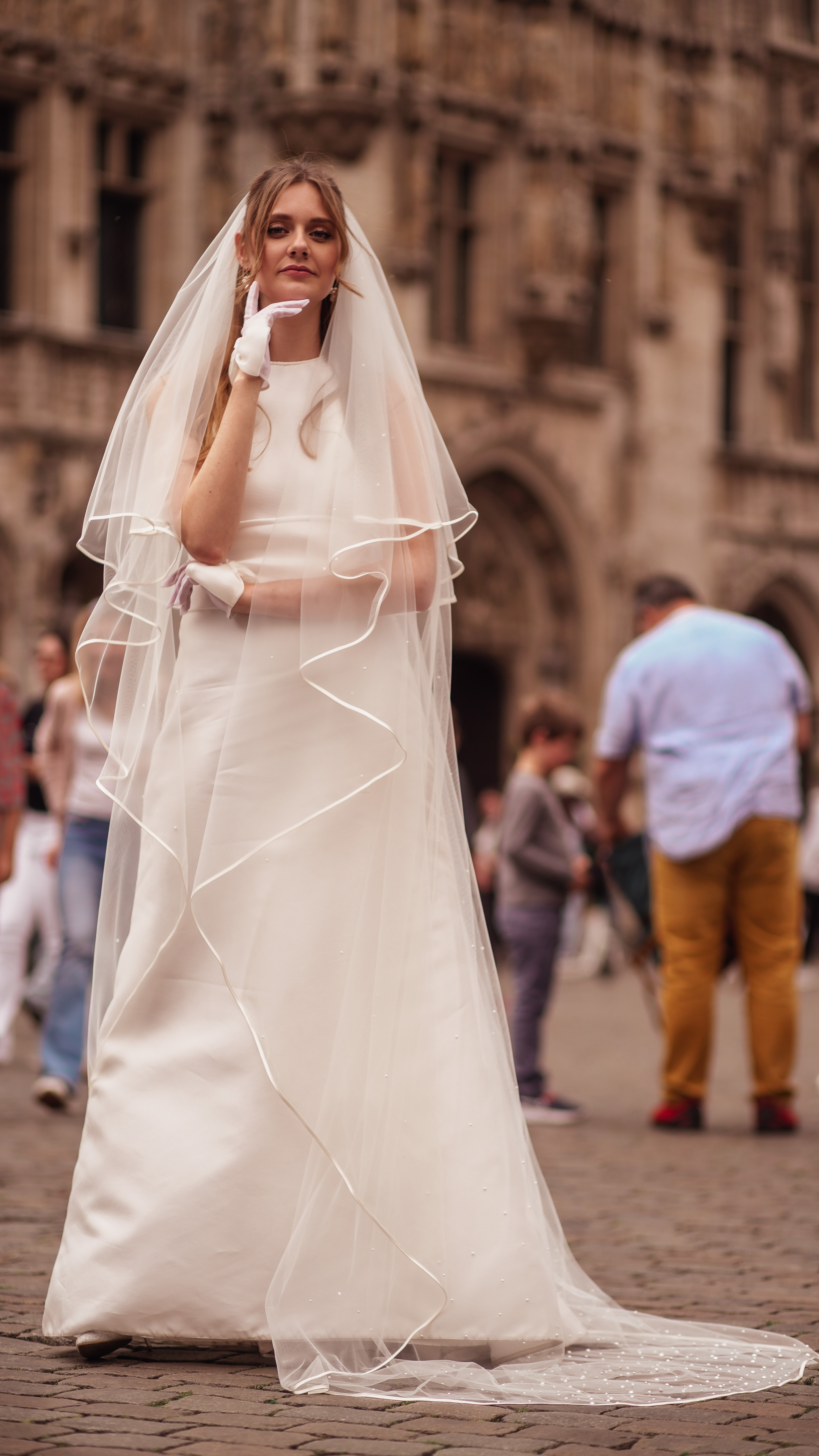 Wedding Veil with satin edge and pearls