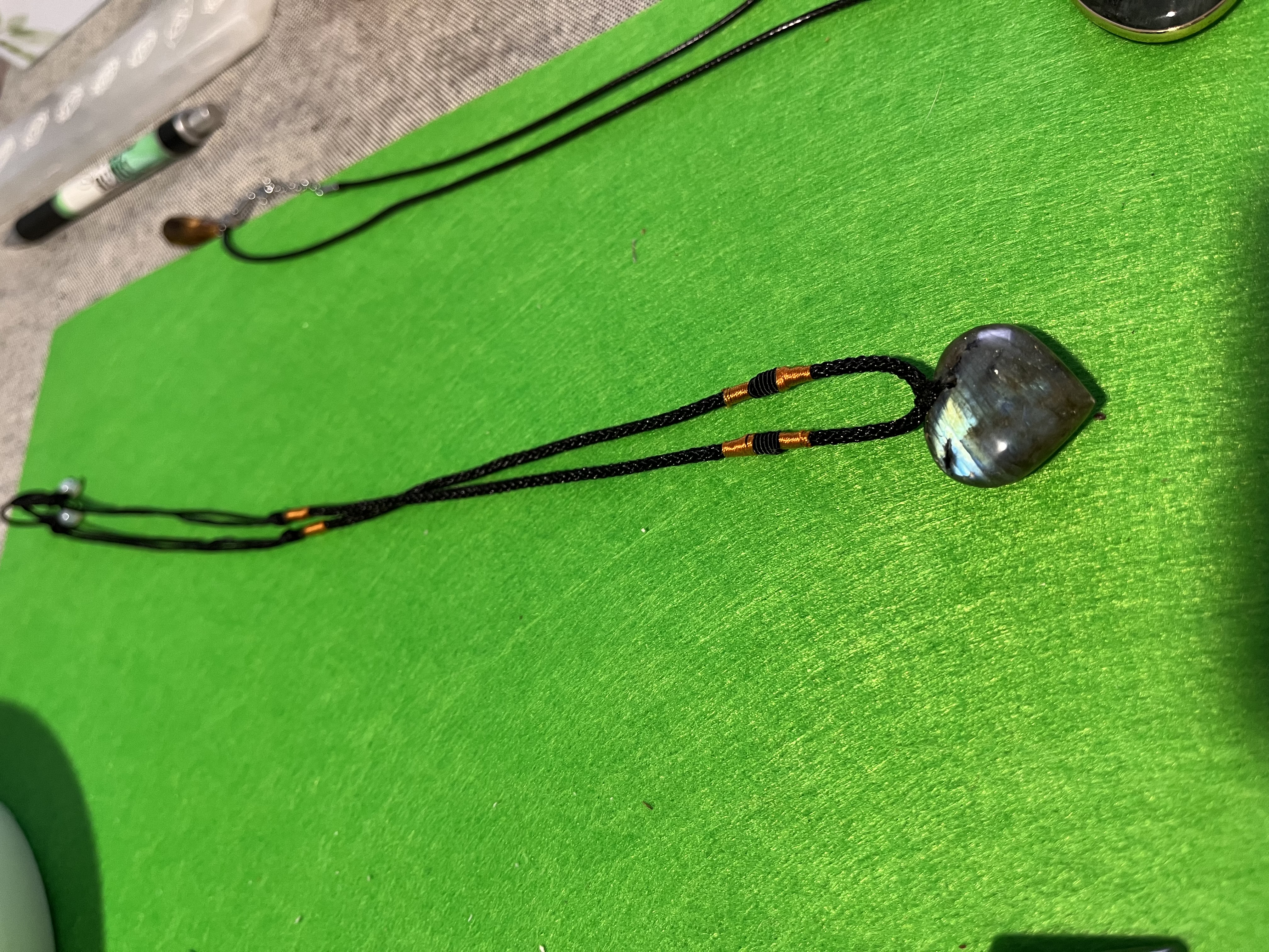 COLLAR LABRADORITA EN FORMA DE CORAZÓN