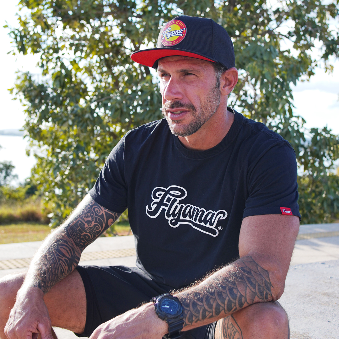 Camiseta Flyama - Logo Branco