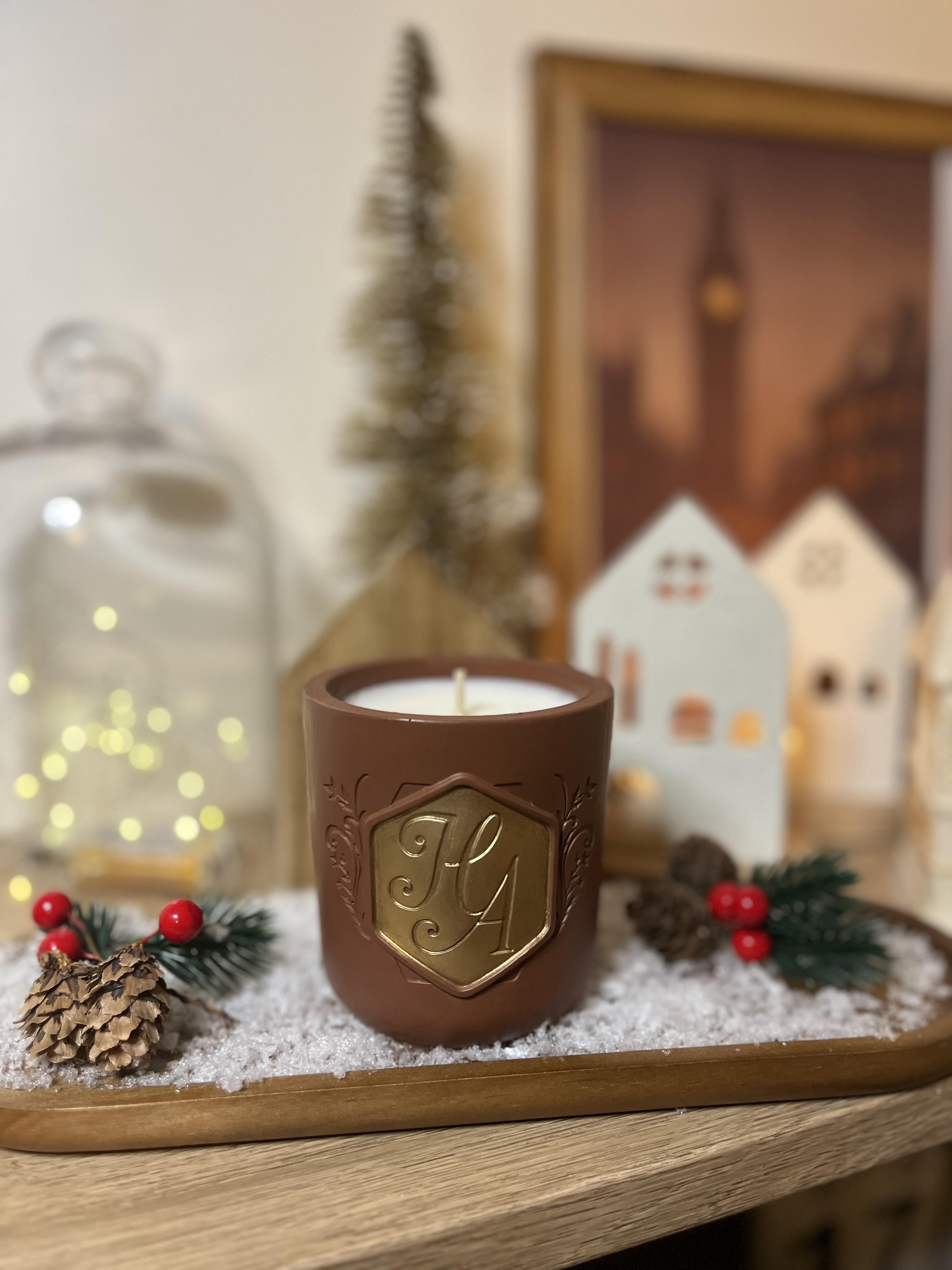 Bougie Signature couleur cassis - Houx