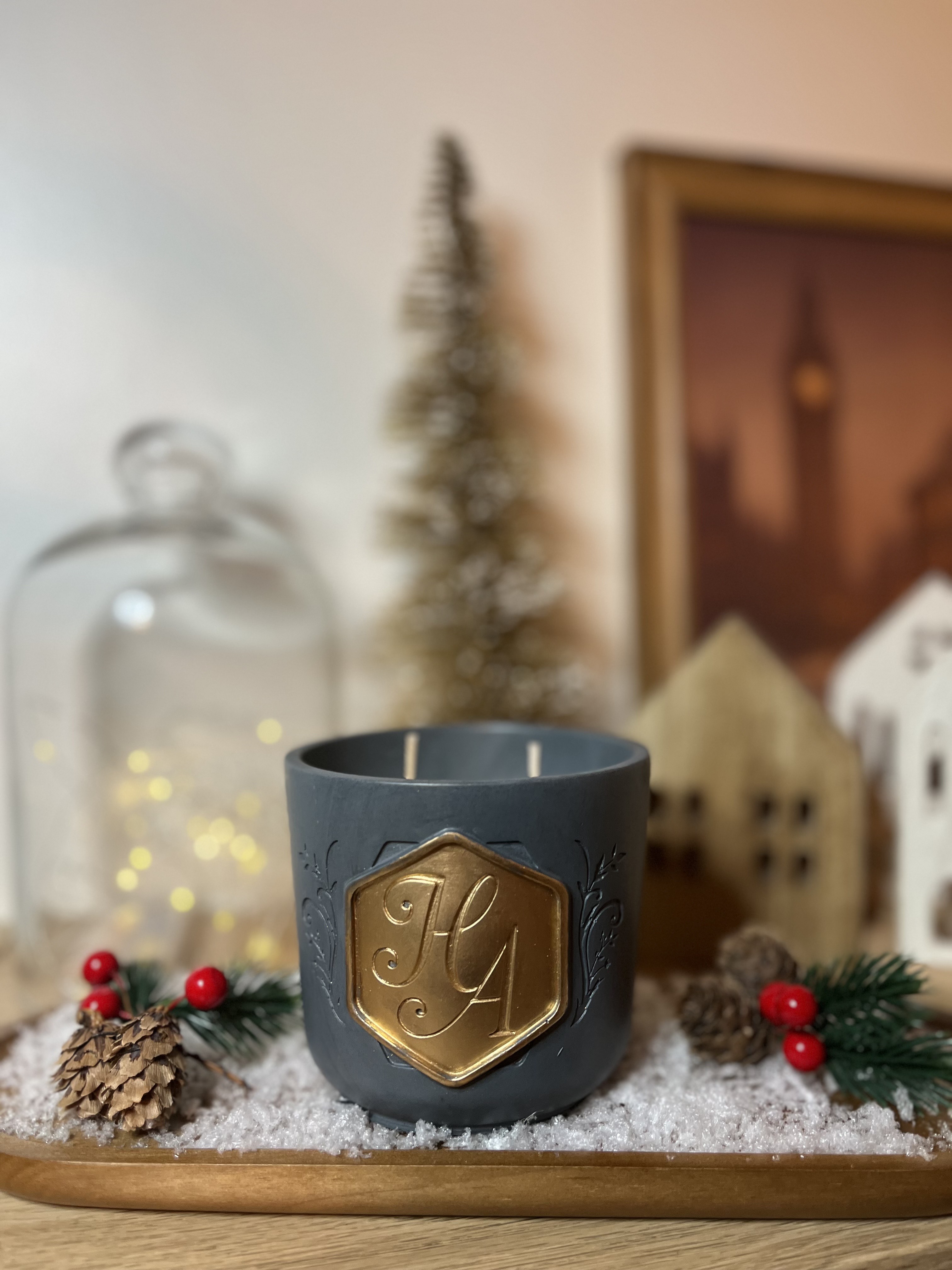 Bougie Signature bleue - Chalet enneigé