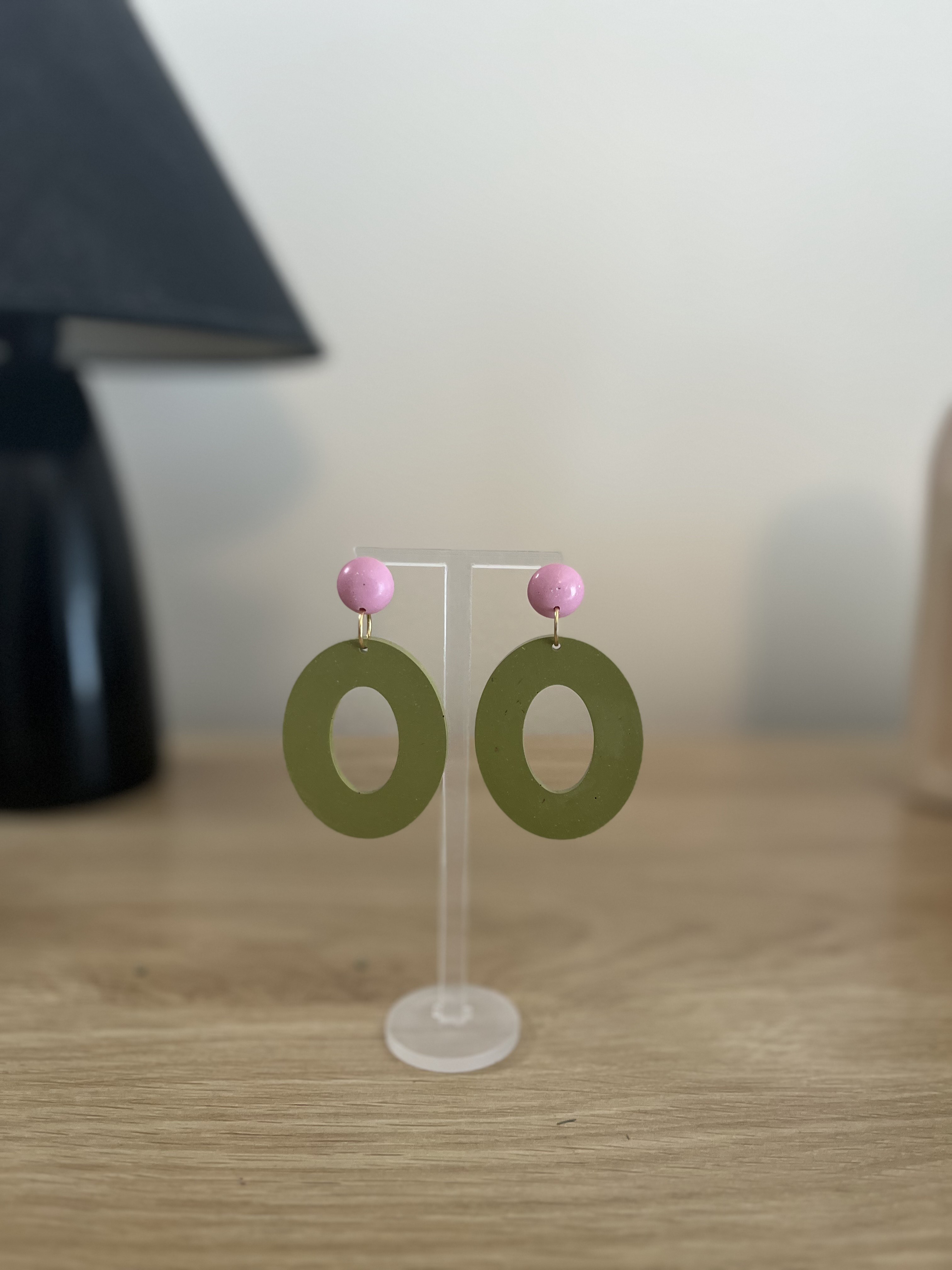 Boucles d'oreilles ovales vertes et roses