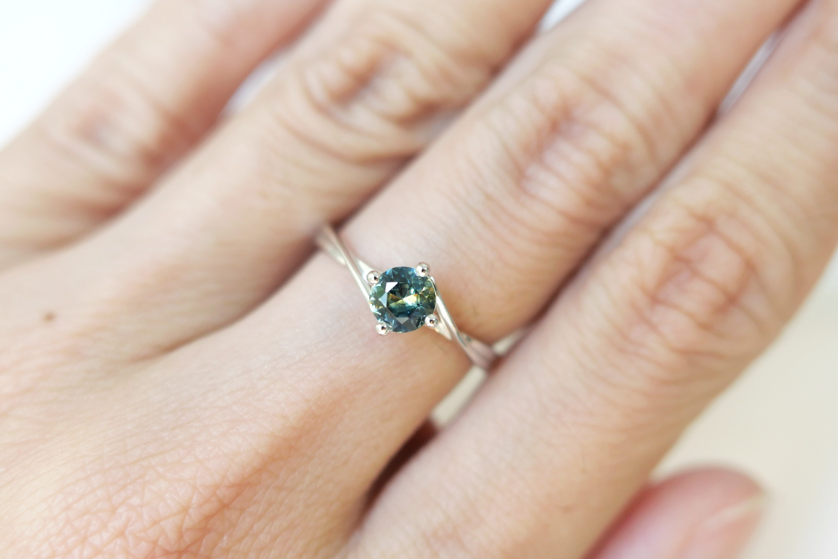 Parti Sapphire Twist Band Ring