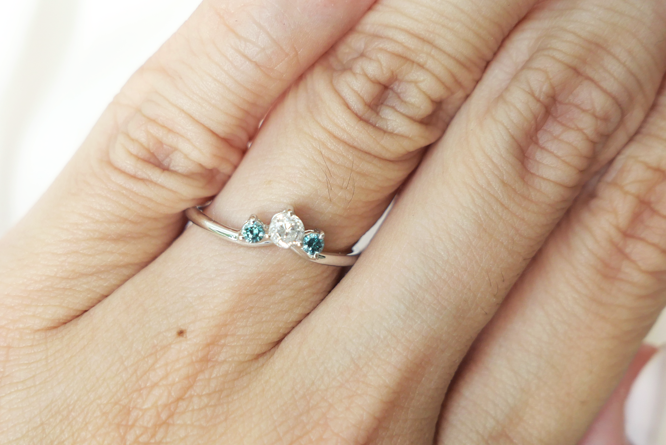 Trio of Diamonds on a V Ring