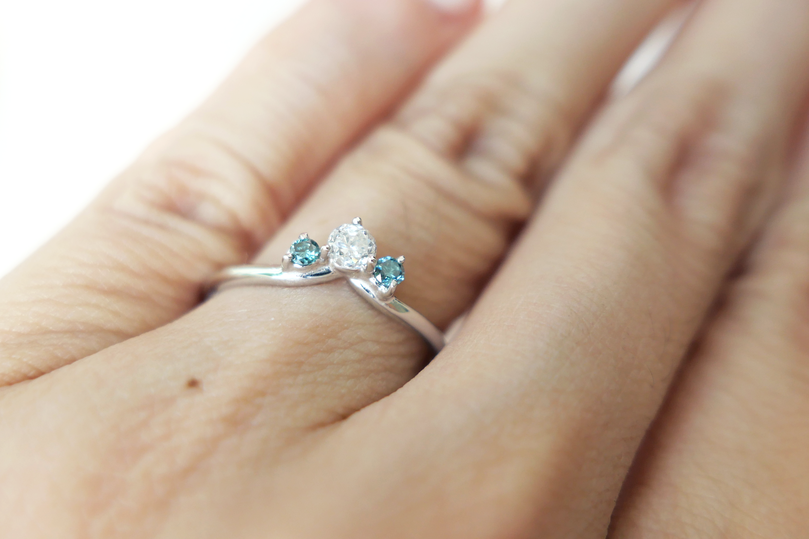 Trio of Diamonds on a V Ring