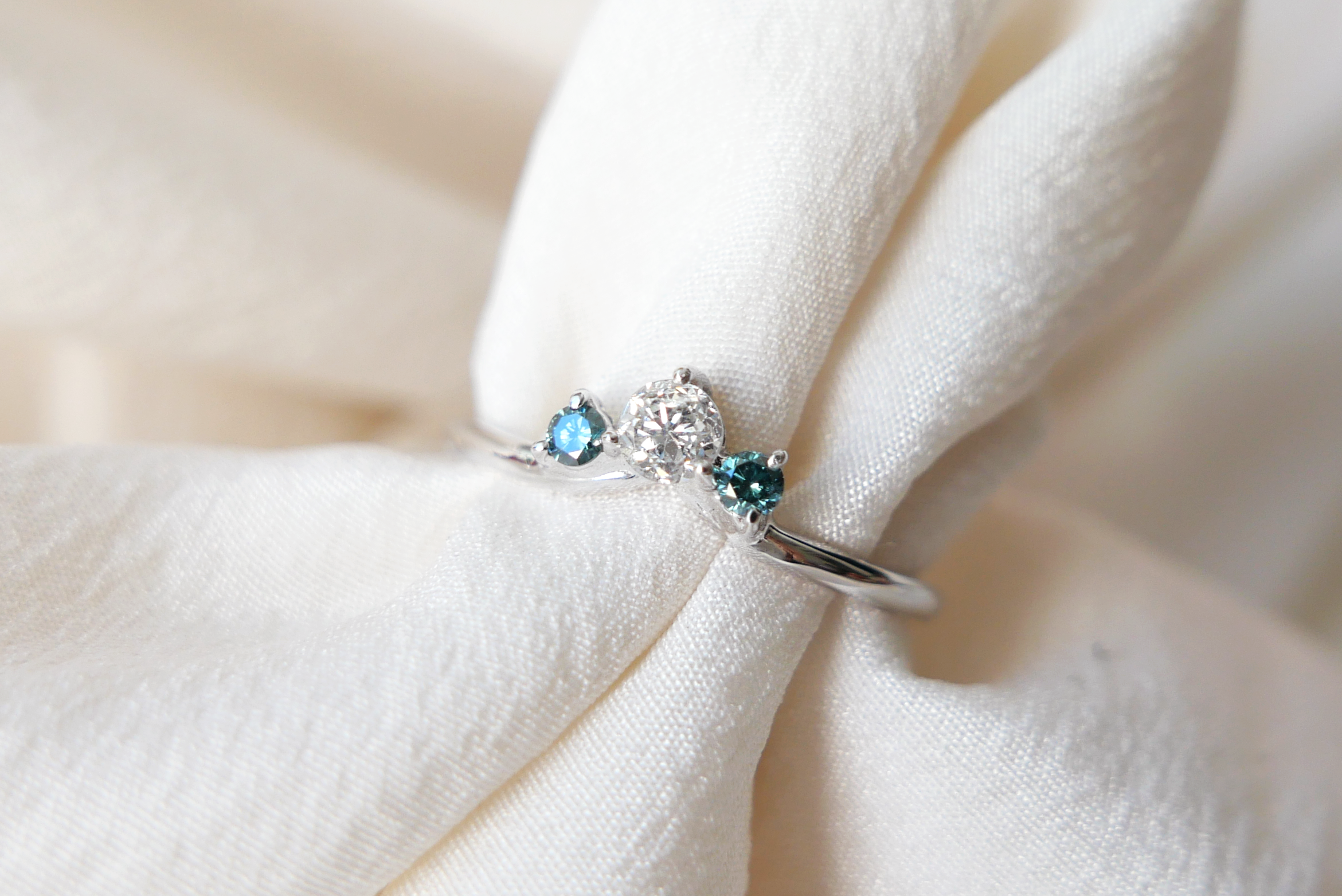 Trio of Diamonds on a V Ring