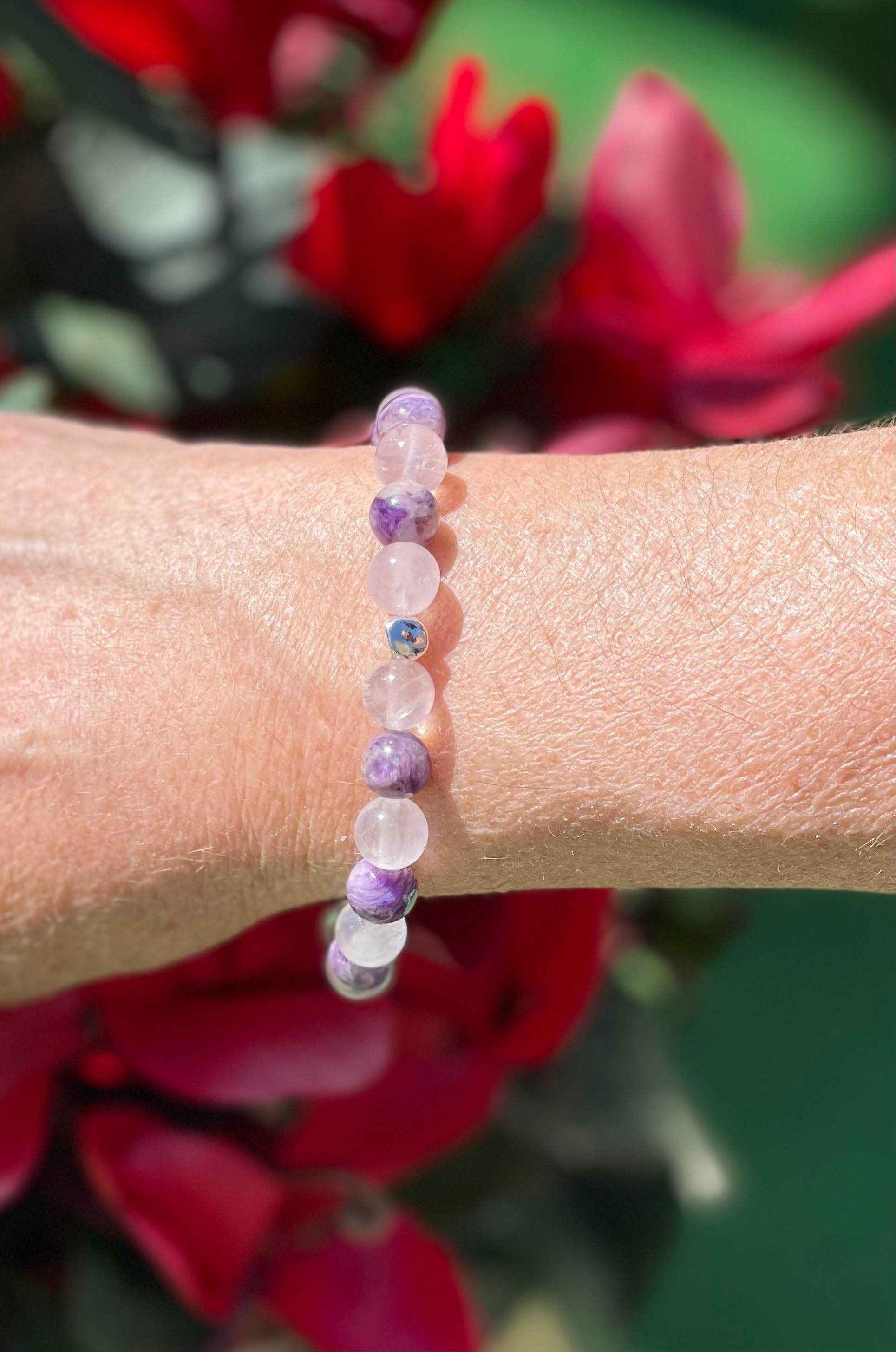 Bracelet énergétique en pierres naturelles Charoïte et Quartz rose