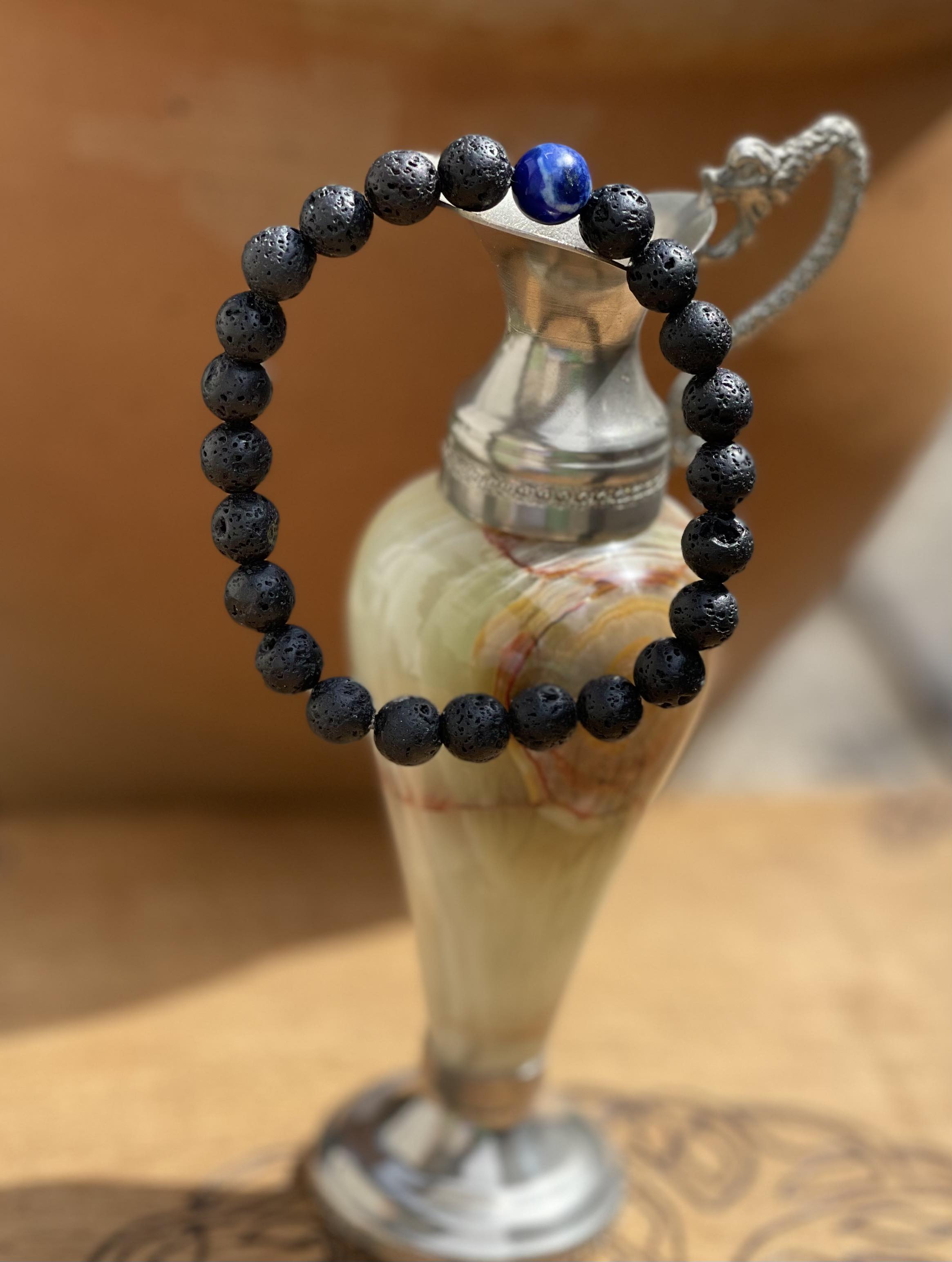 Bracelet énergétique en pierres naturelles Pierre de lave et Lapis lazuli