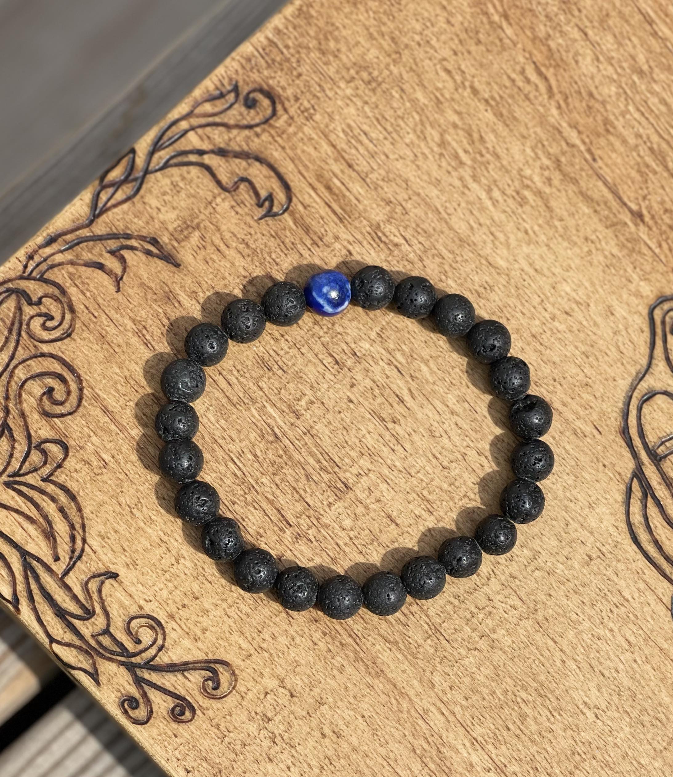 Bracelet énergétique en pierres naturelles Pierre de lave et Lapis lazuli