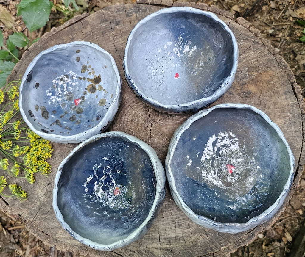Keturių dubenėlių rinkinys "Bangų šokis"