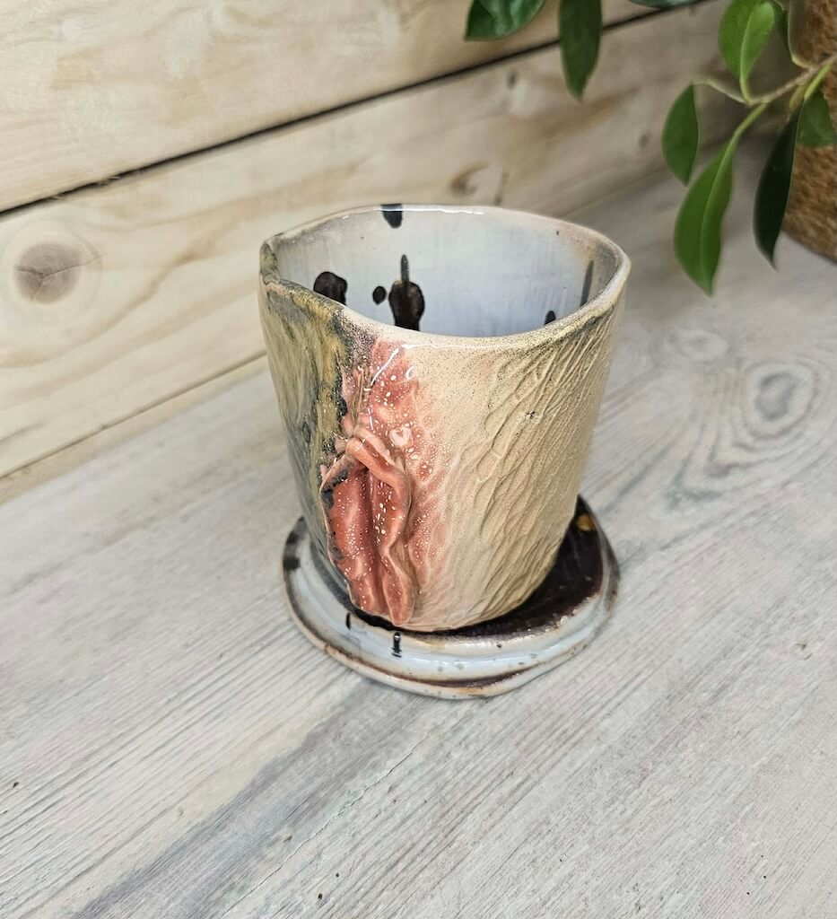 Drėkstantis Puodelis "Dieviška Jėga"