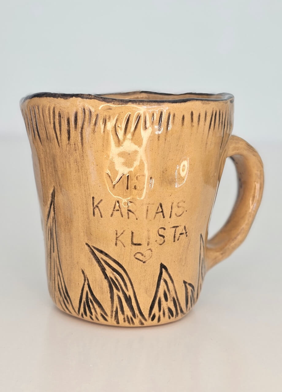 Puodelis "Visi Kartais Klista"