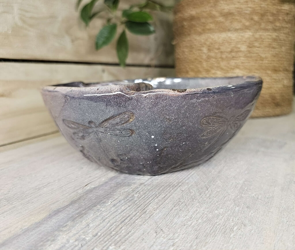 Dubenėlis su perskyrimu "Šokantys Laumžirgiai tarp Levandų"