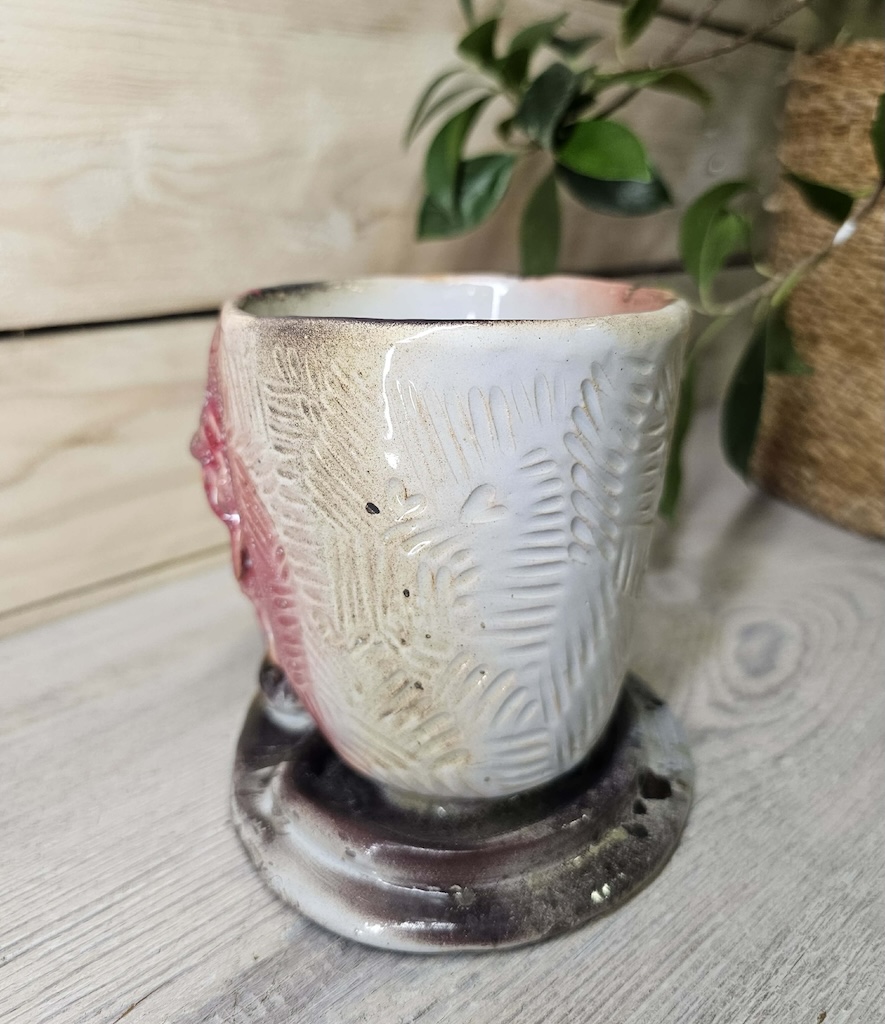 Drėkstantis Puodelis "Madona"