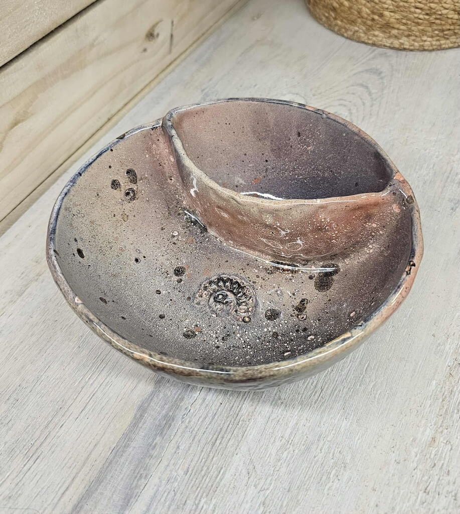 Dubenėlis su perskyrimu "Šokantys Laumžirgiai tarp Levandų"